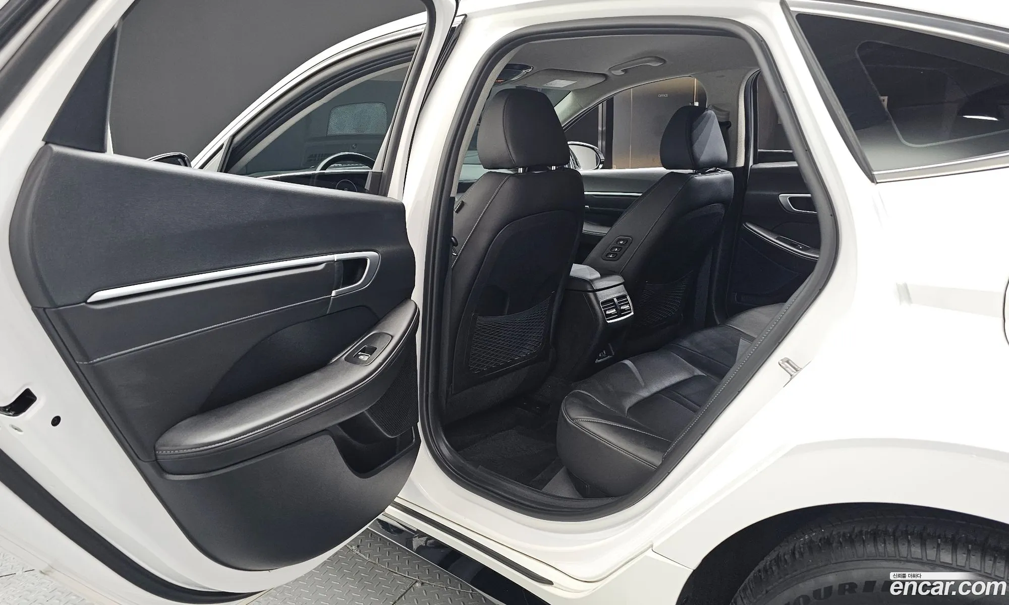 Hyundai Sonata the Edge 2023 — 36