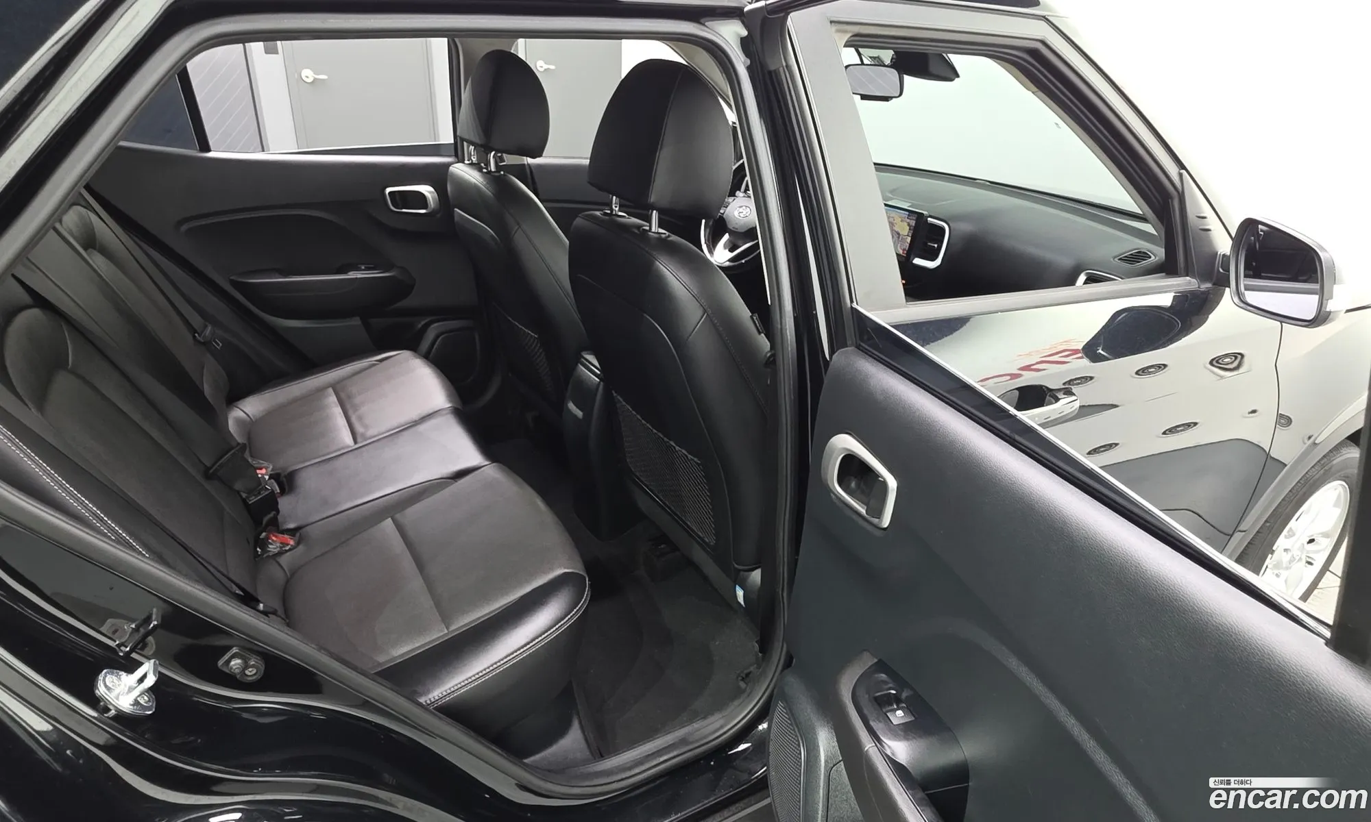 Hyundai Venue 2020 KMHRB813ELU074767 — 4