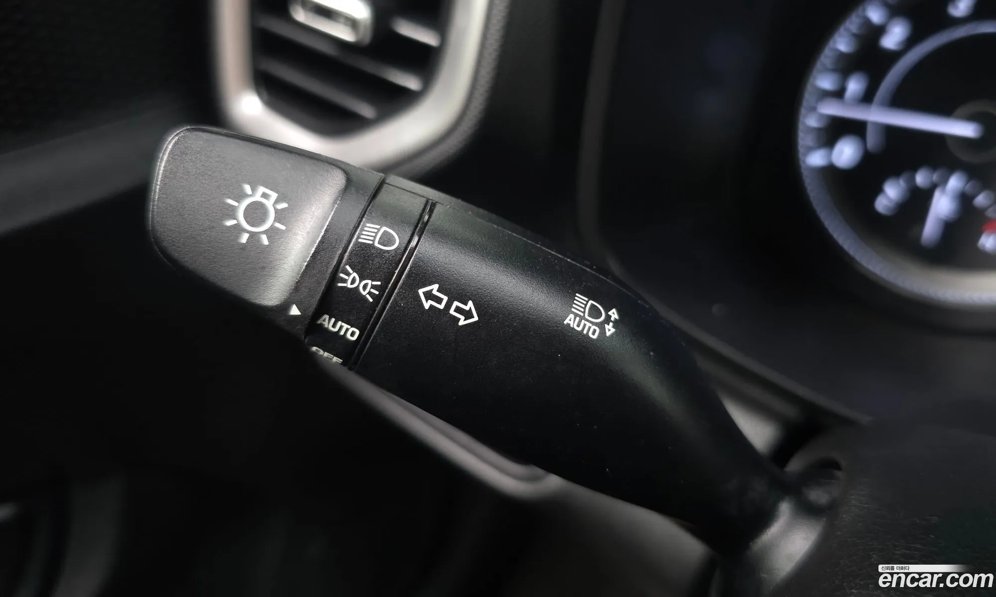 Hyundai Venue 2020 KMHRB813ELU074767 — 13