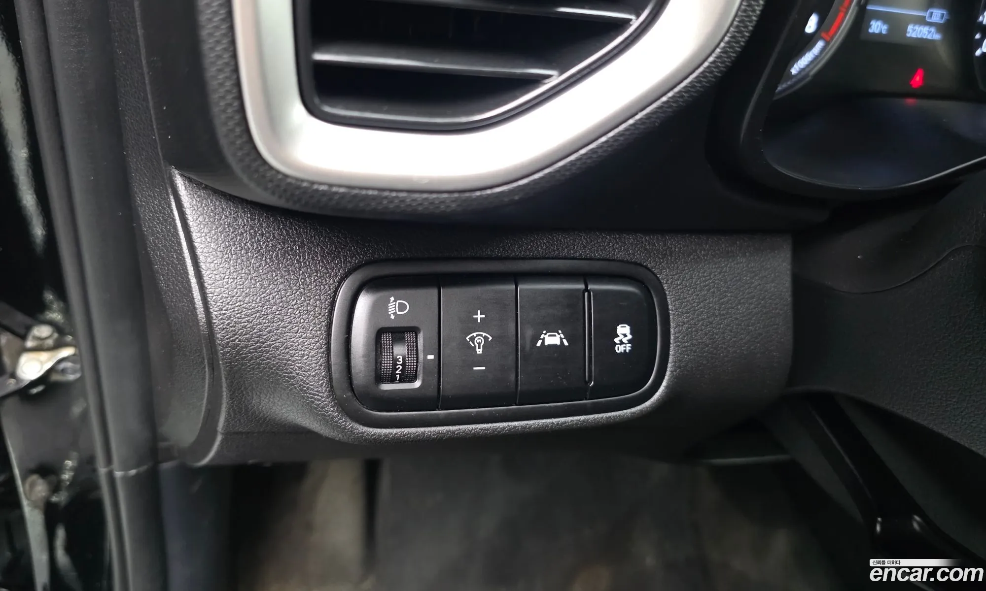 Hyundai Venue 2020 KMHRB813ELU074767 — 8