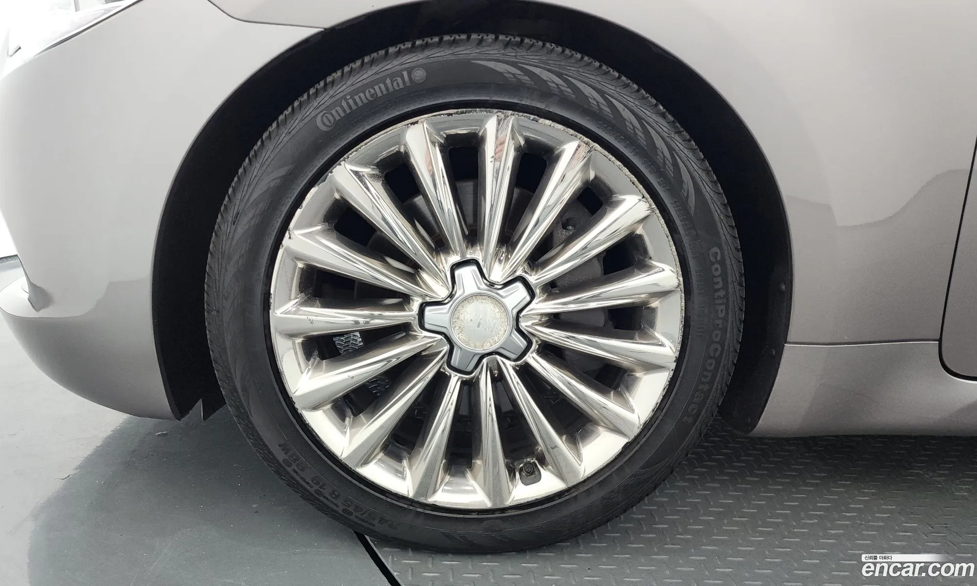 Kia K9 2014 KNALW413BFS024797 — 6