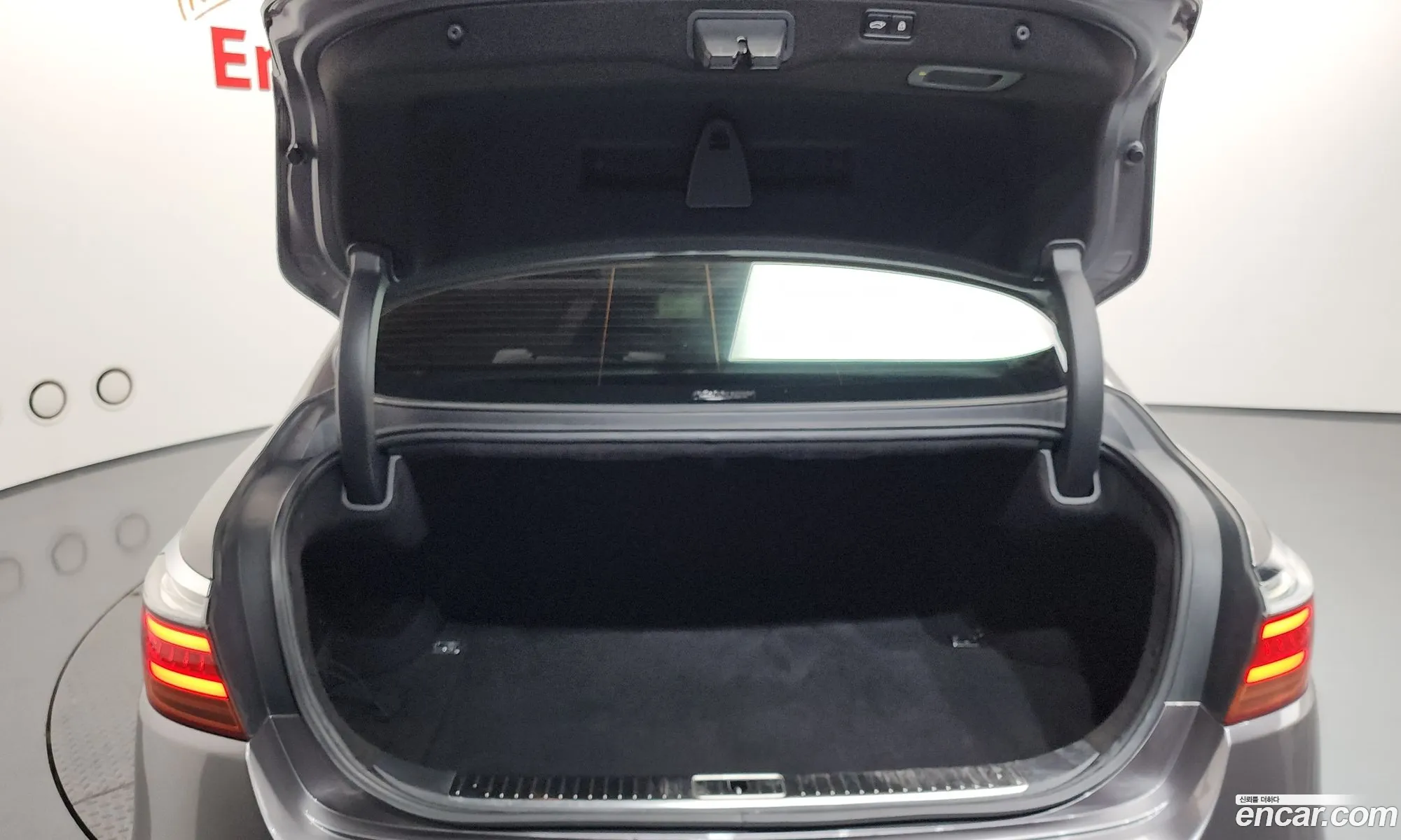 Kia K9 2014 KNALW413BFS024797 — 32