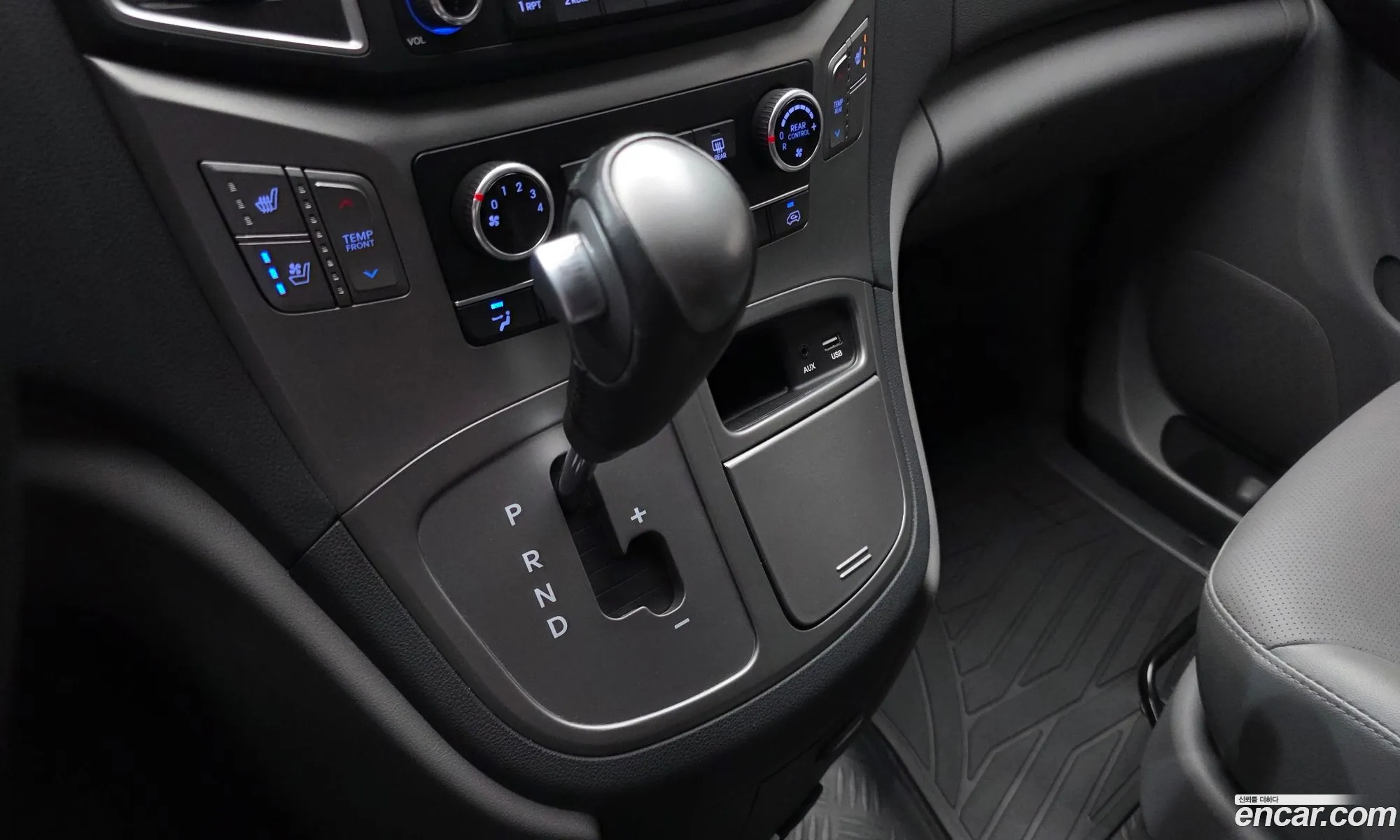 Hyundai Grand Starex 2020 — 10
