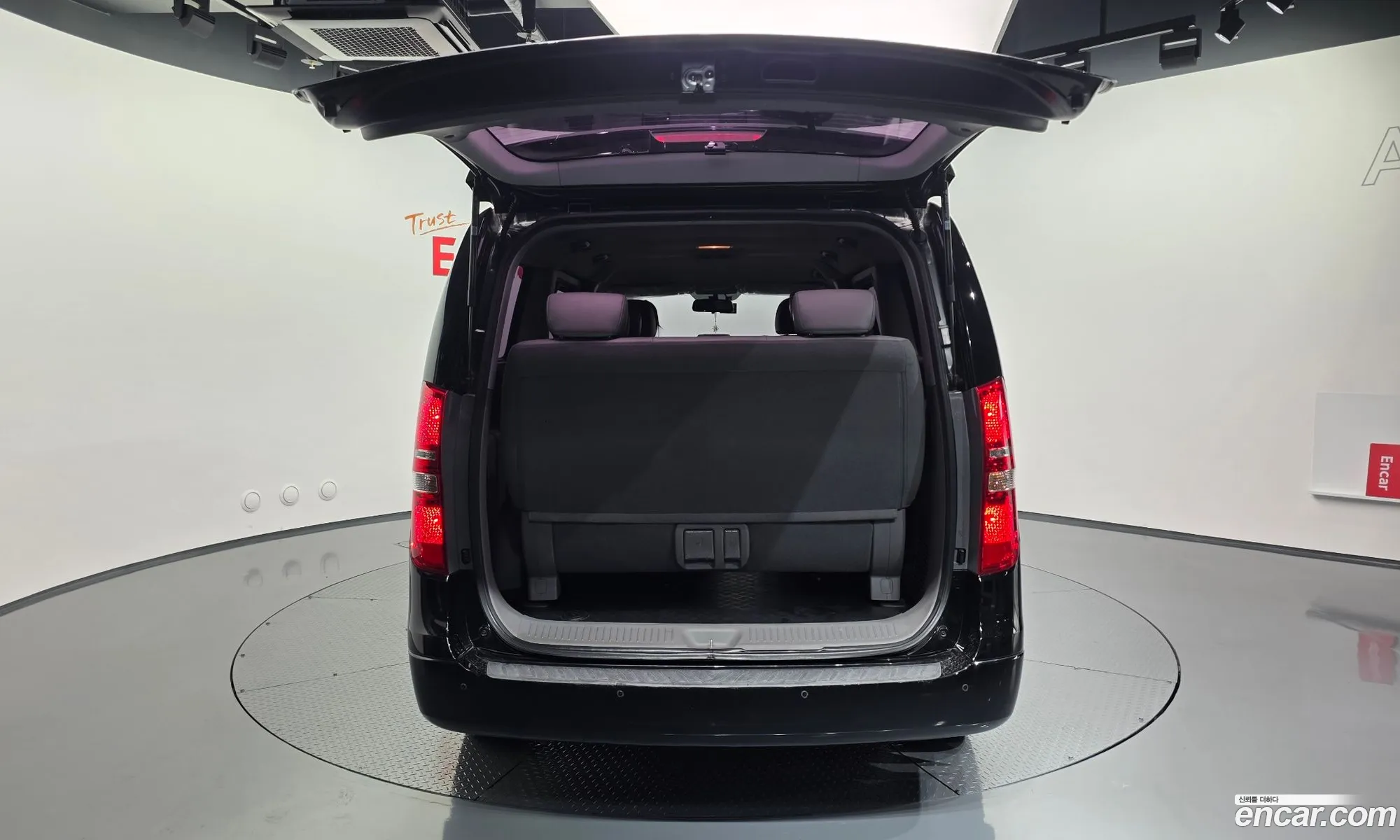 Hyundai Grand Starex 2020 — 30