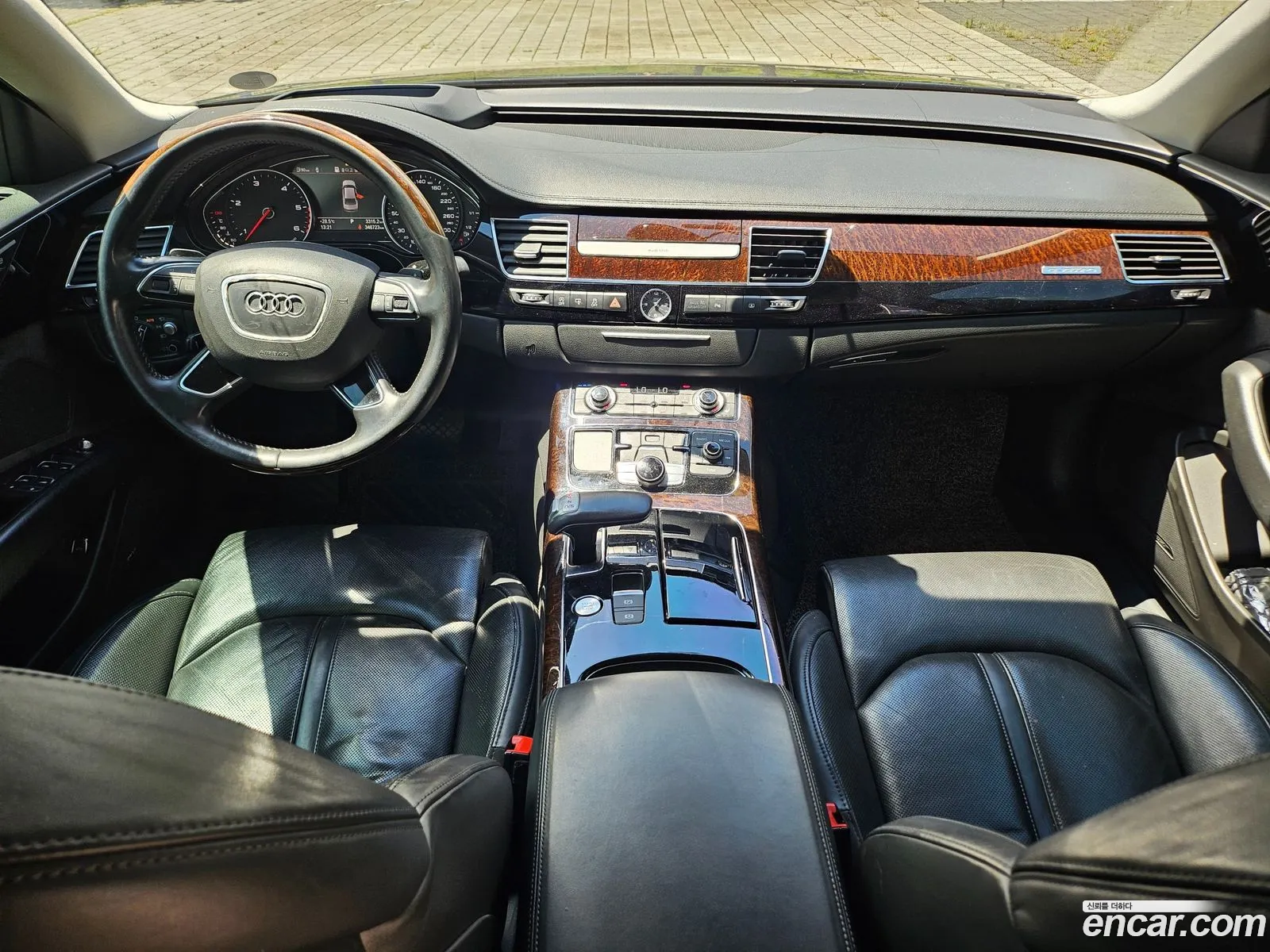 Audi A8 2015 — 11