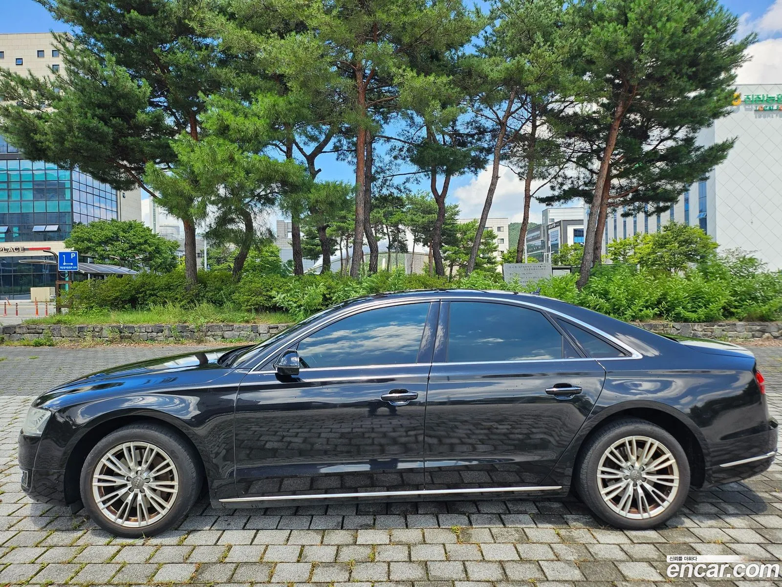 Audi A8 2015 — 4