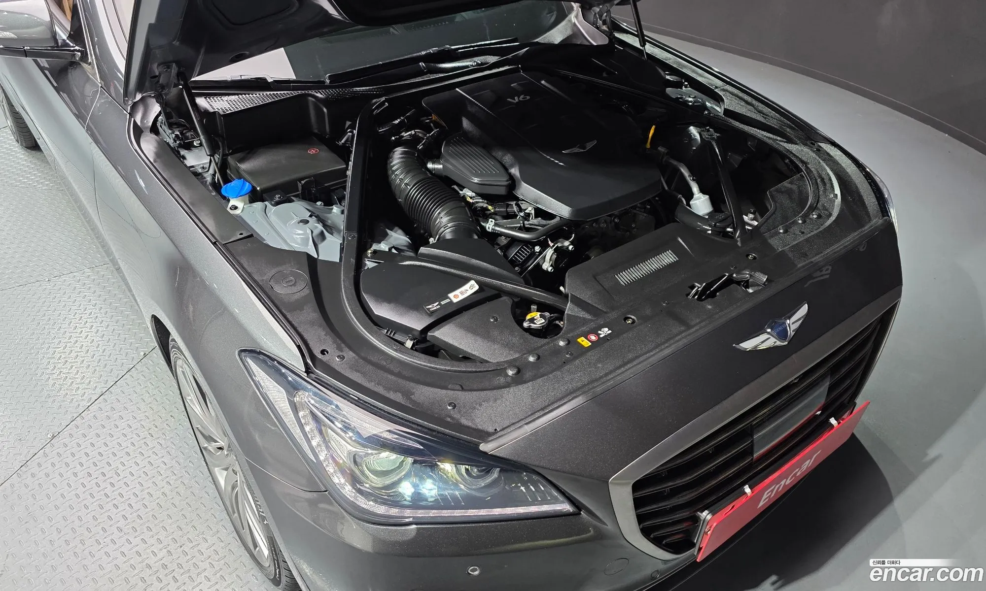 Genesis G80 2019 KMHGN41EDKU323106 — 5