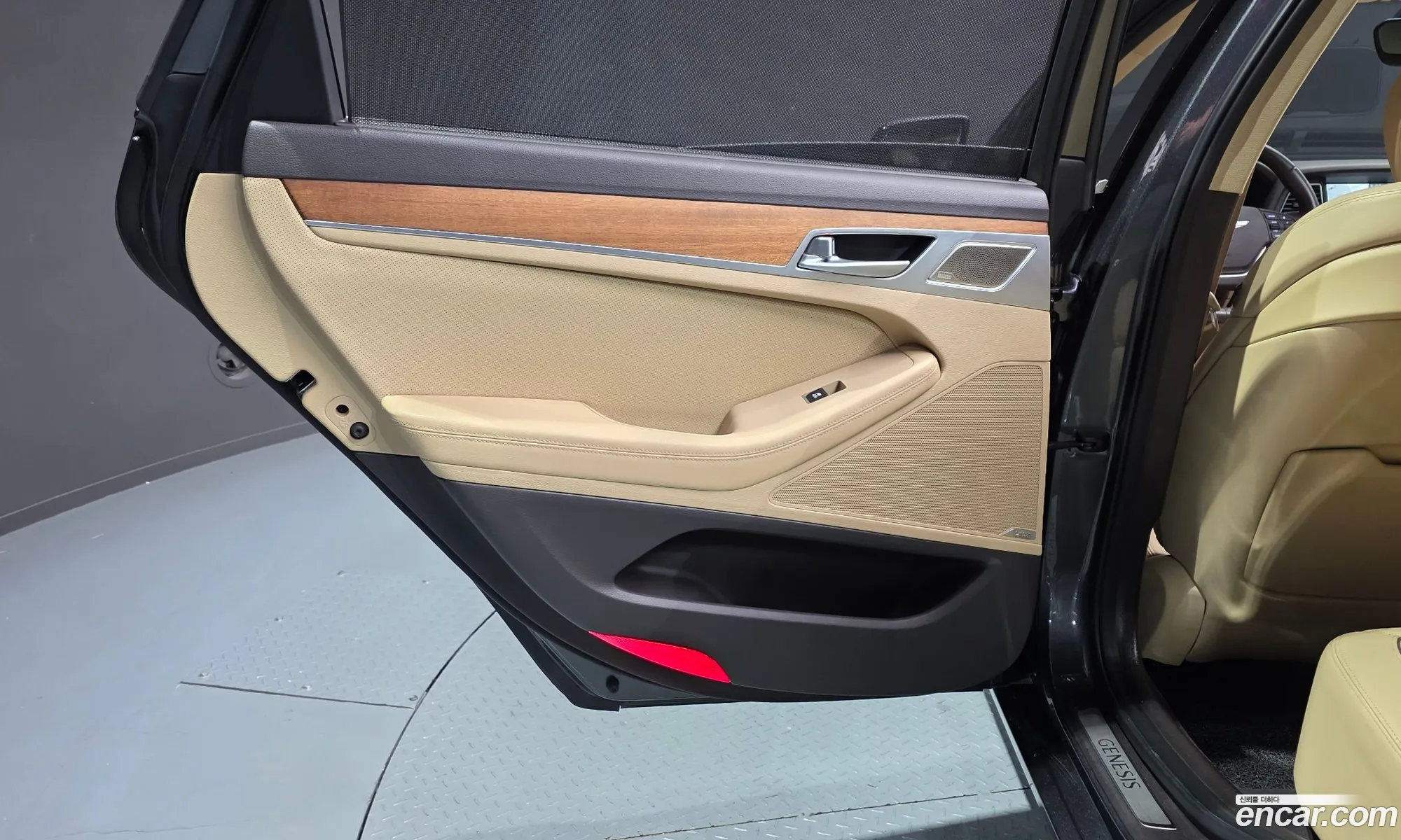 Genesis G80 2019 KMHGN41EDKU323106 — 27