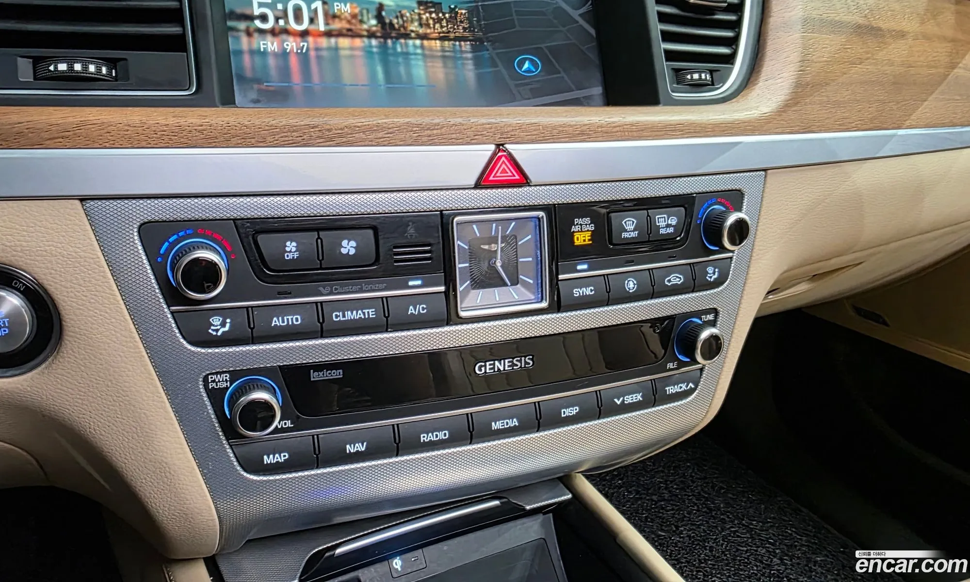 Genesis G80 2019 KMHGN41EDKU323106 — 9