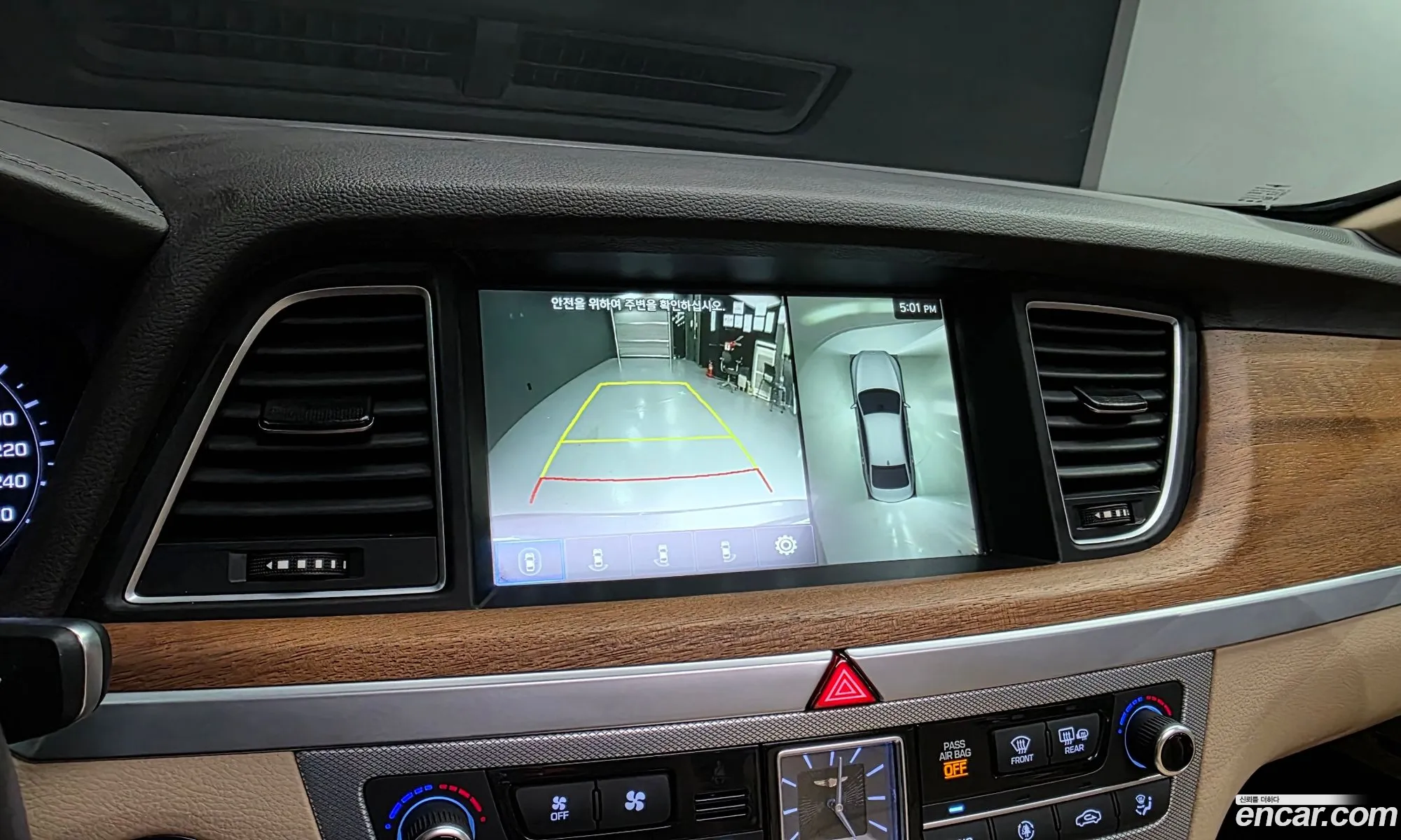 Genesis G80 2019 KMHGN41EDKU323106 — 2