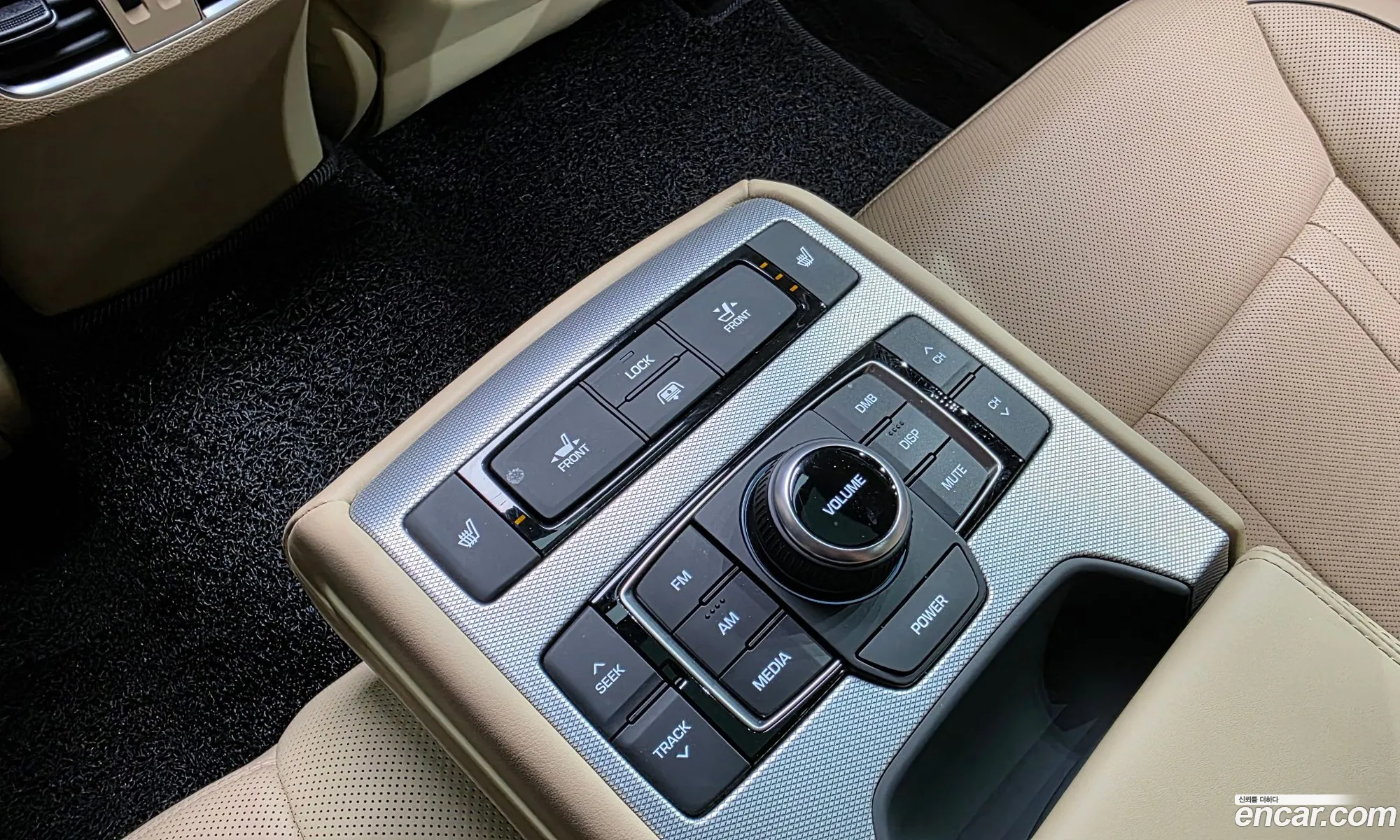 Genesis G80 2019 KMHGN41EDKU323106 — 23