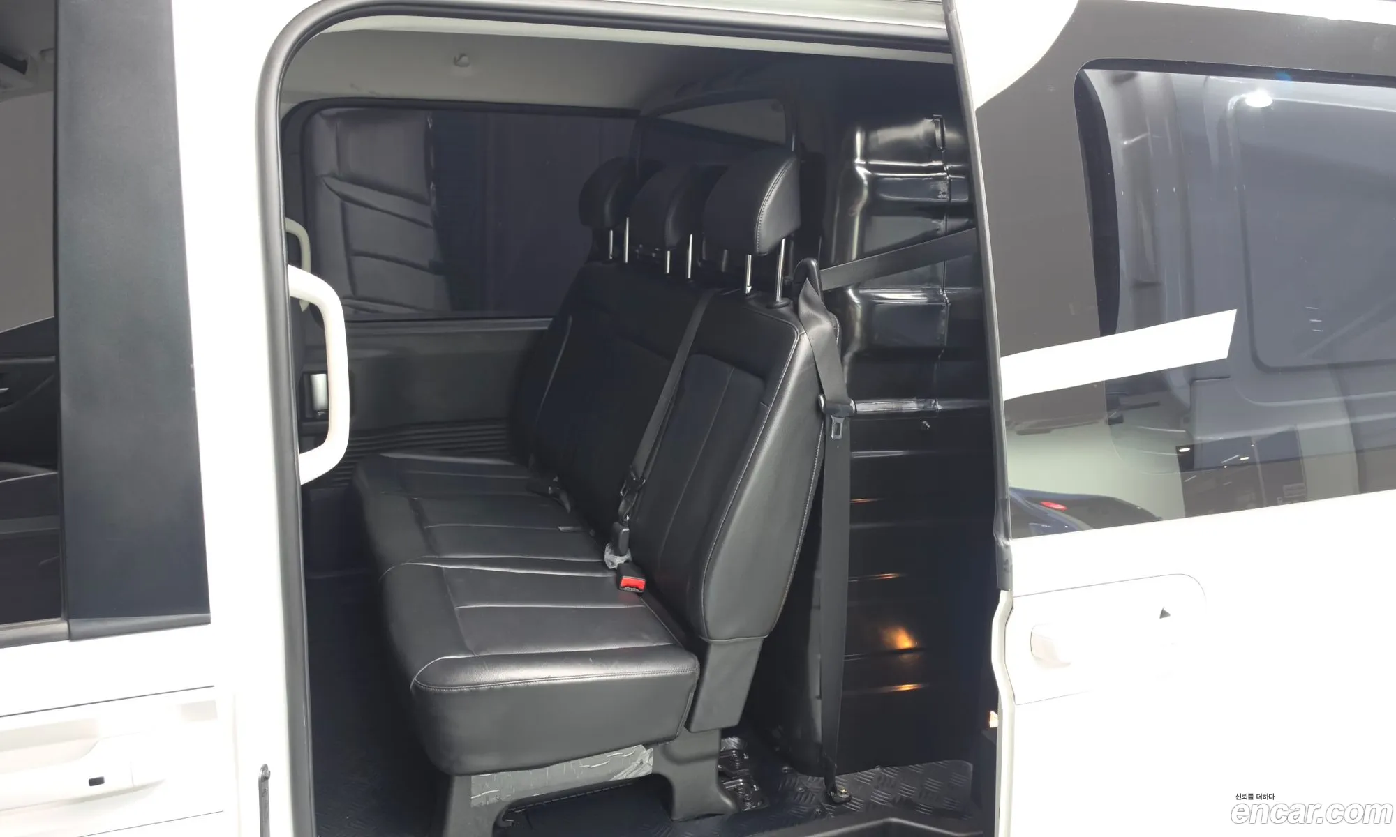 Hyundai Staria 2023 KMFYCX71BPC100983 — 22