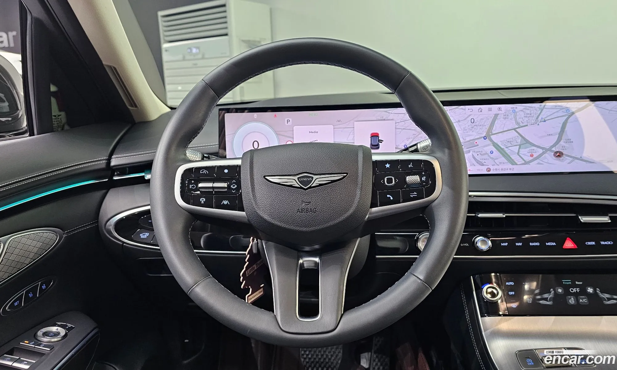 Genesis GV70 2024 KMTMA81BBSU185607 — 4