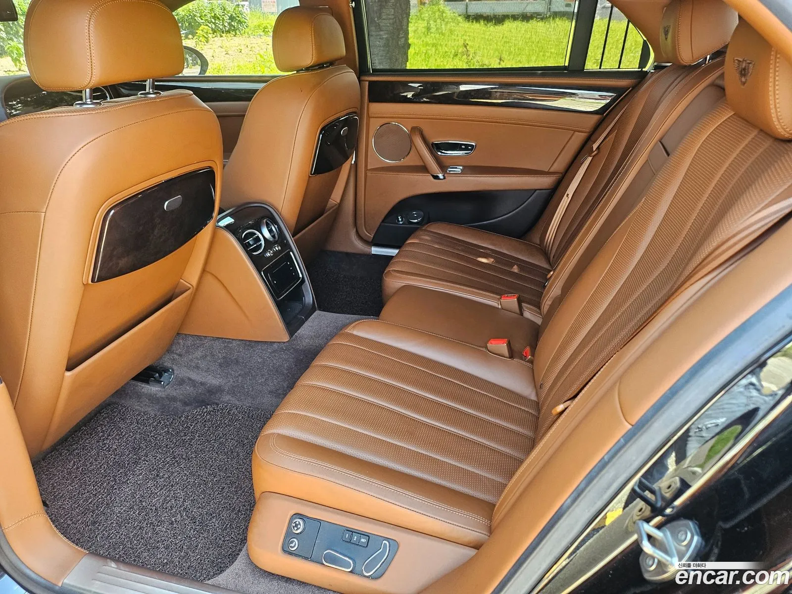 Bentley Flying Spur 2015 — 19