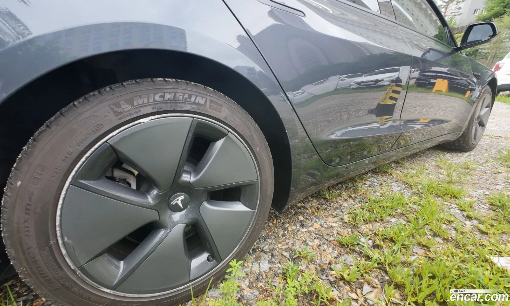 Tesla Model 3 2021 — 16