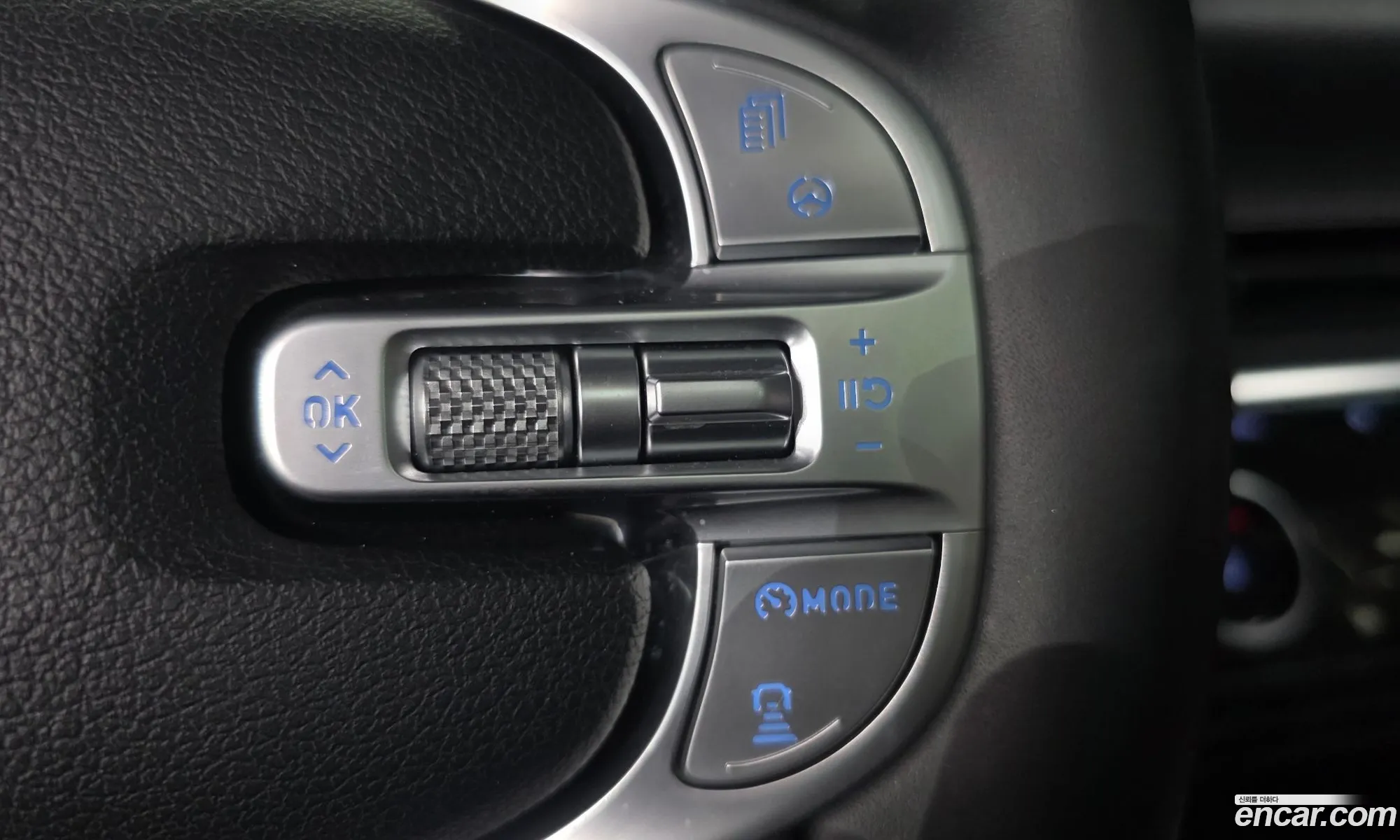 Genesis GV80 2020 KMTHC81CDLU042993 — 10
