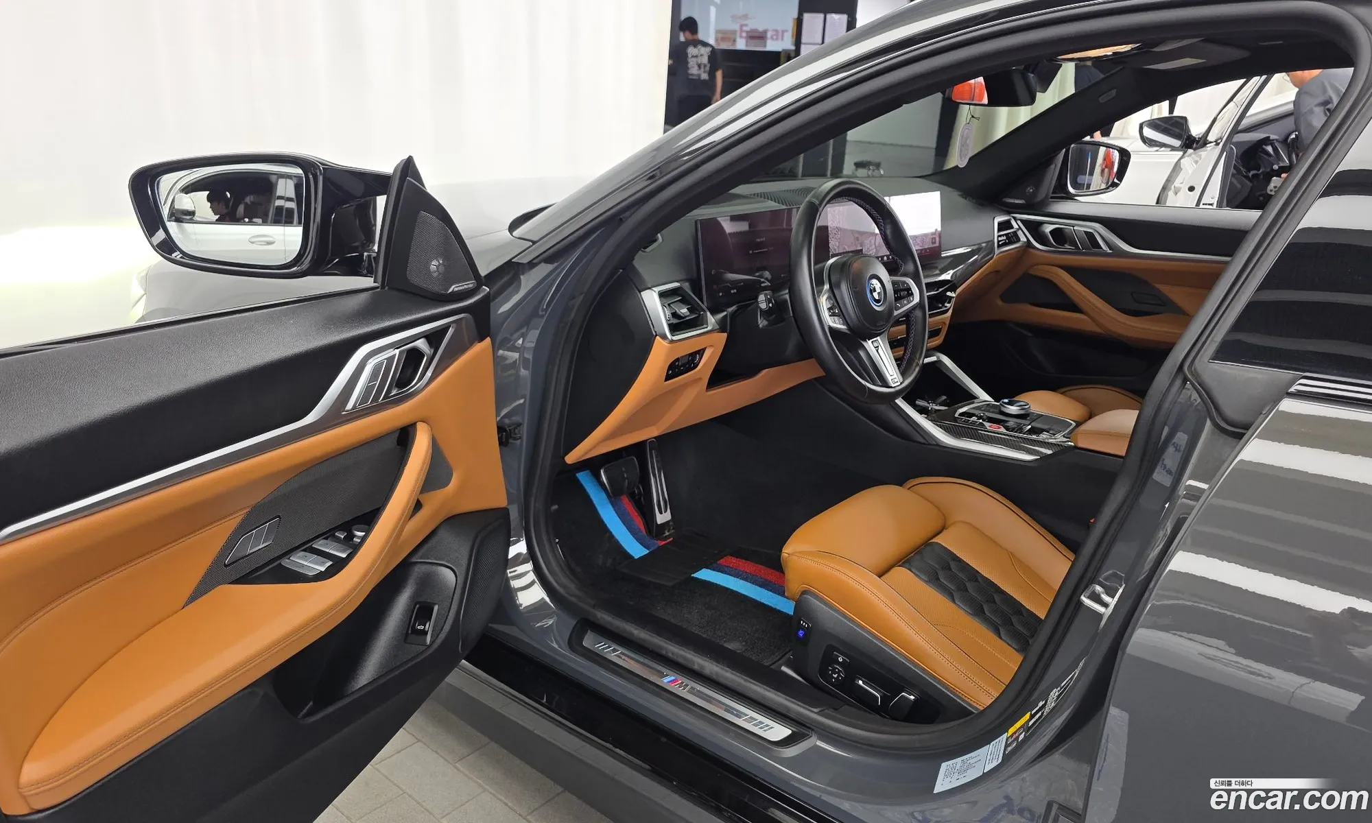 BMW i4 2024 WBY31AW03RFS15159 — 33