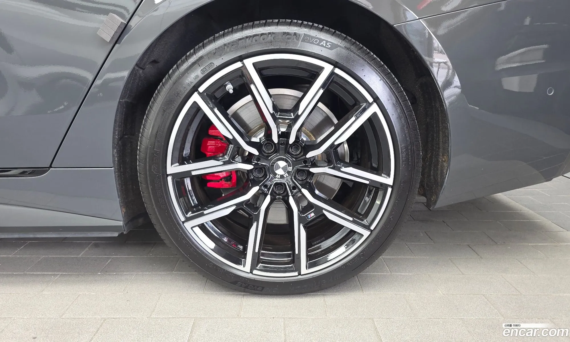 BMW i4 2024 WBY31AW03RFS15159 — 29