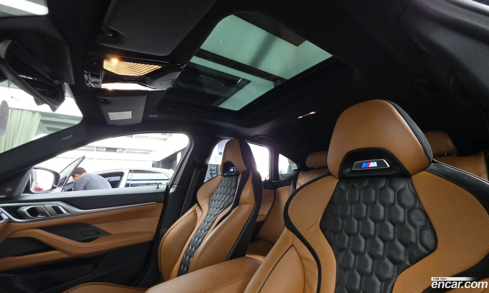 BMW i4 2024 WBY31AW03RFS15159 — 36
