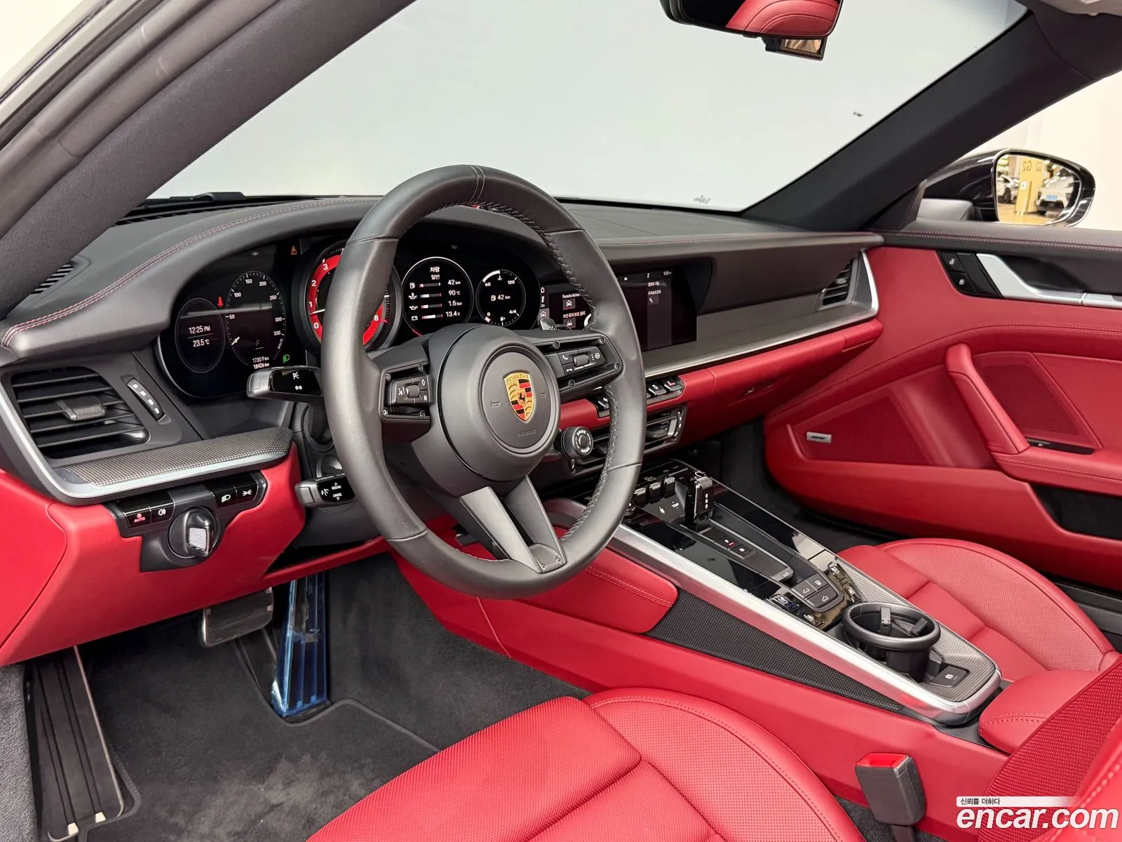 Porsche 911 2020 — 17