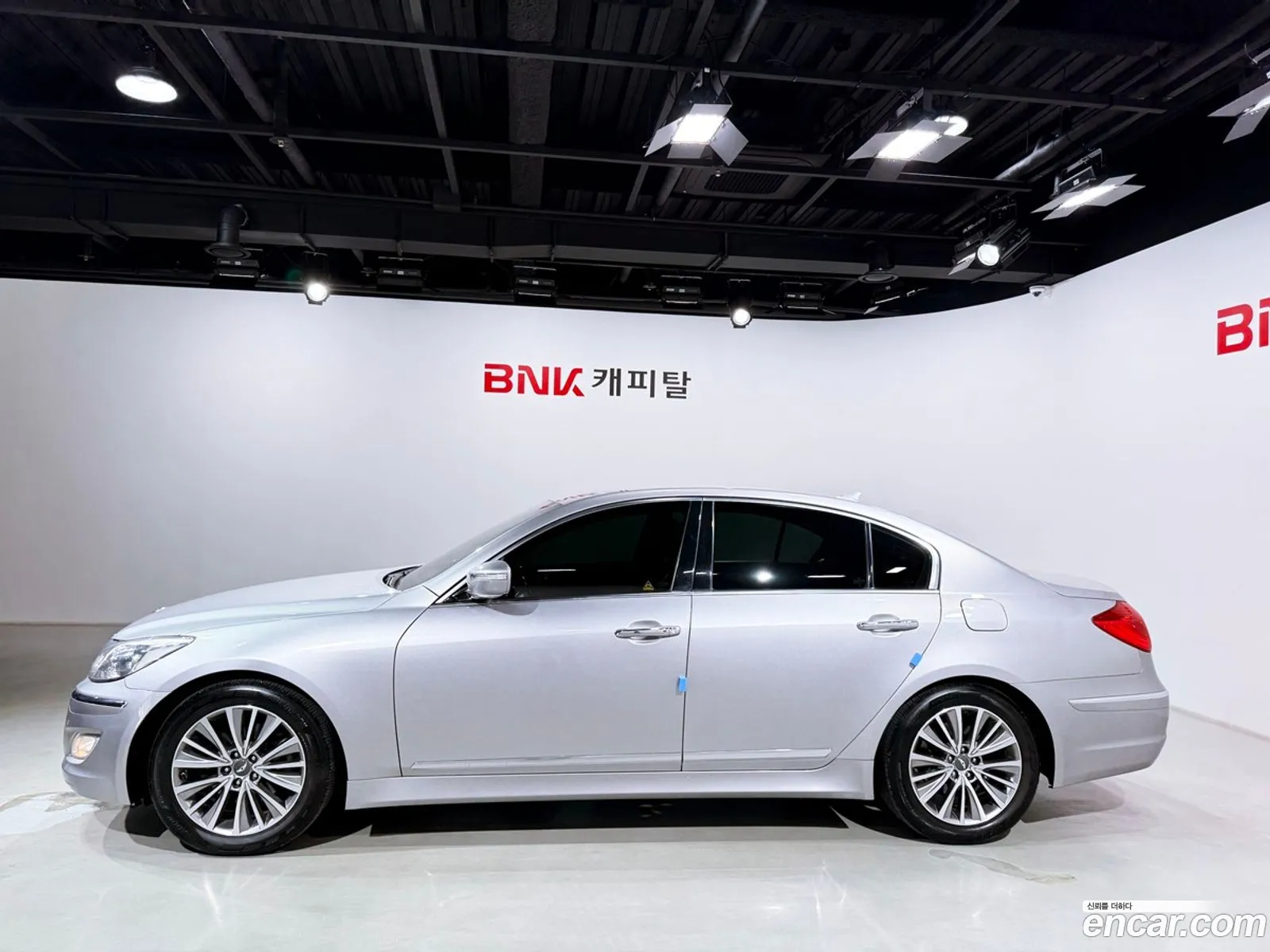 Hyundai Genesis 2012 — 10
