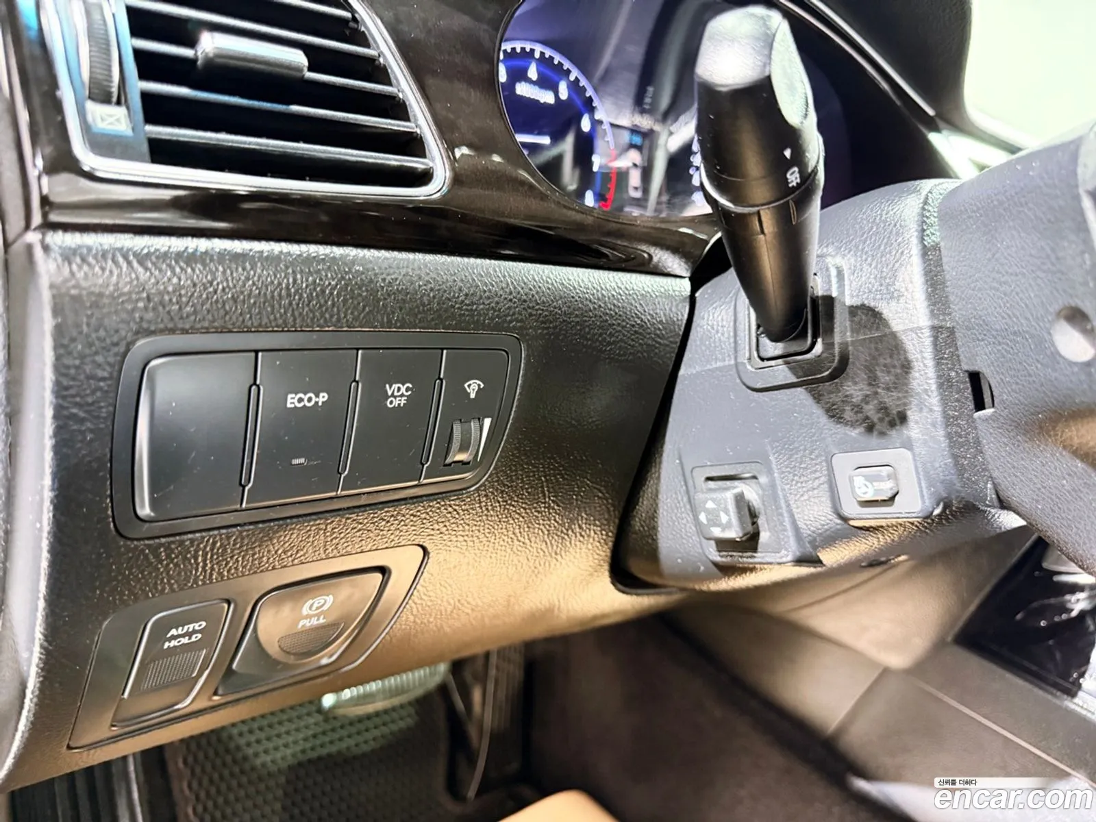 Hyundai Genesis 2012 — 13