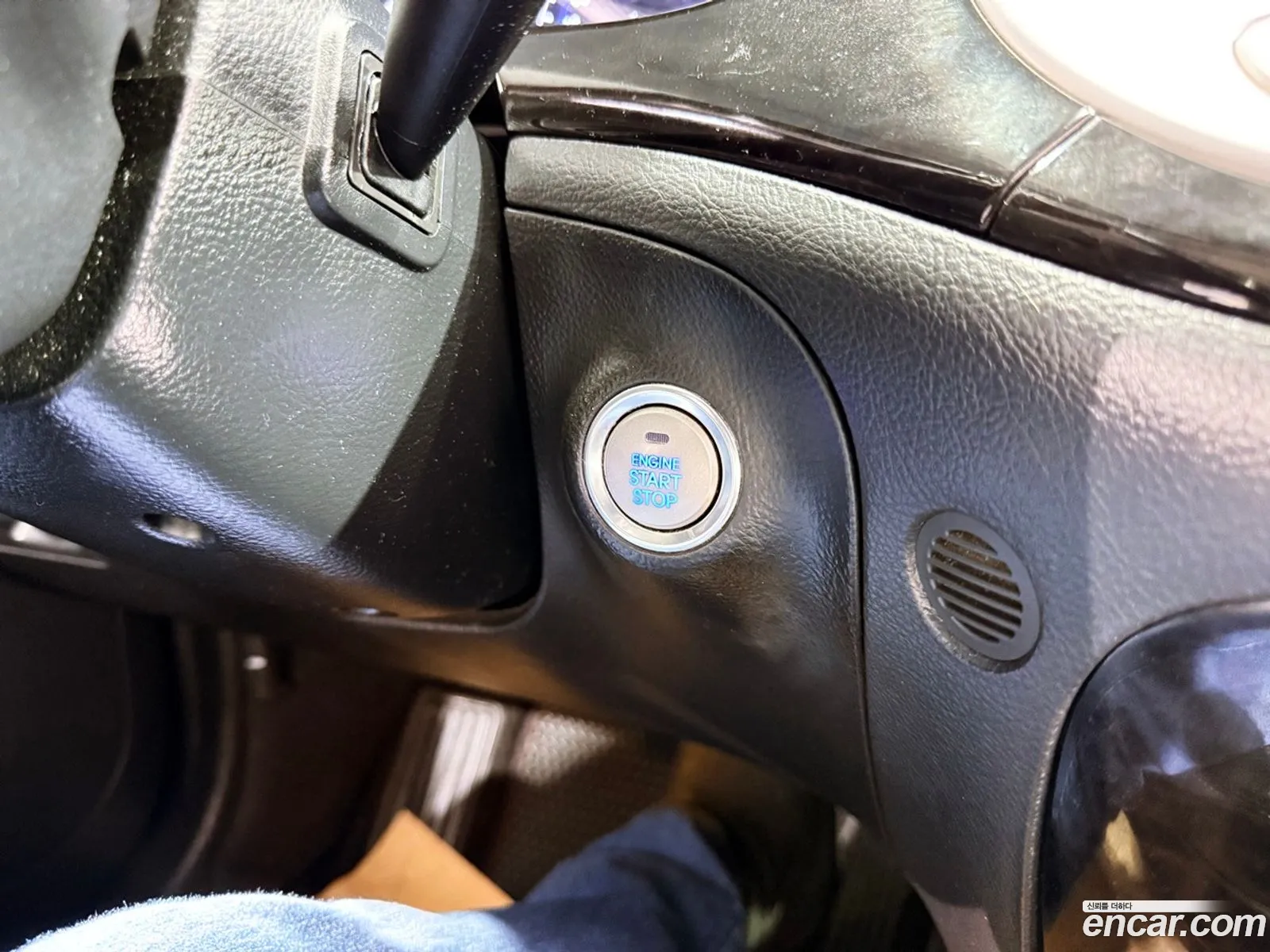 Hyundai Genesis 2012 — 19