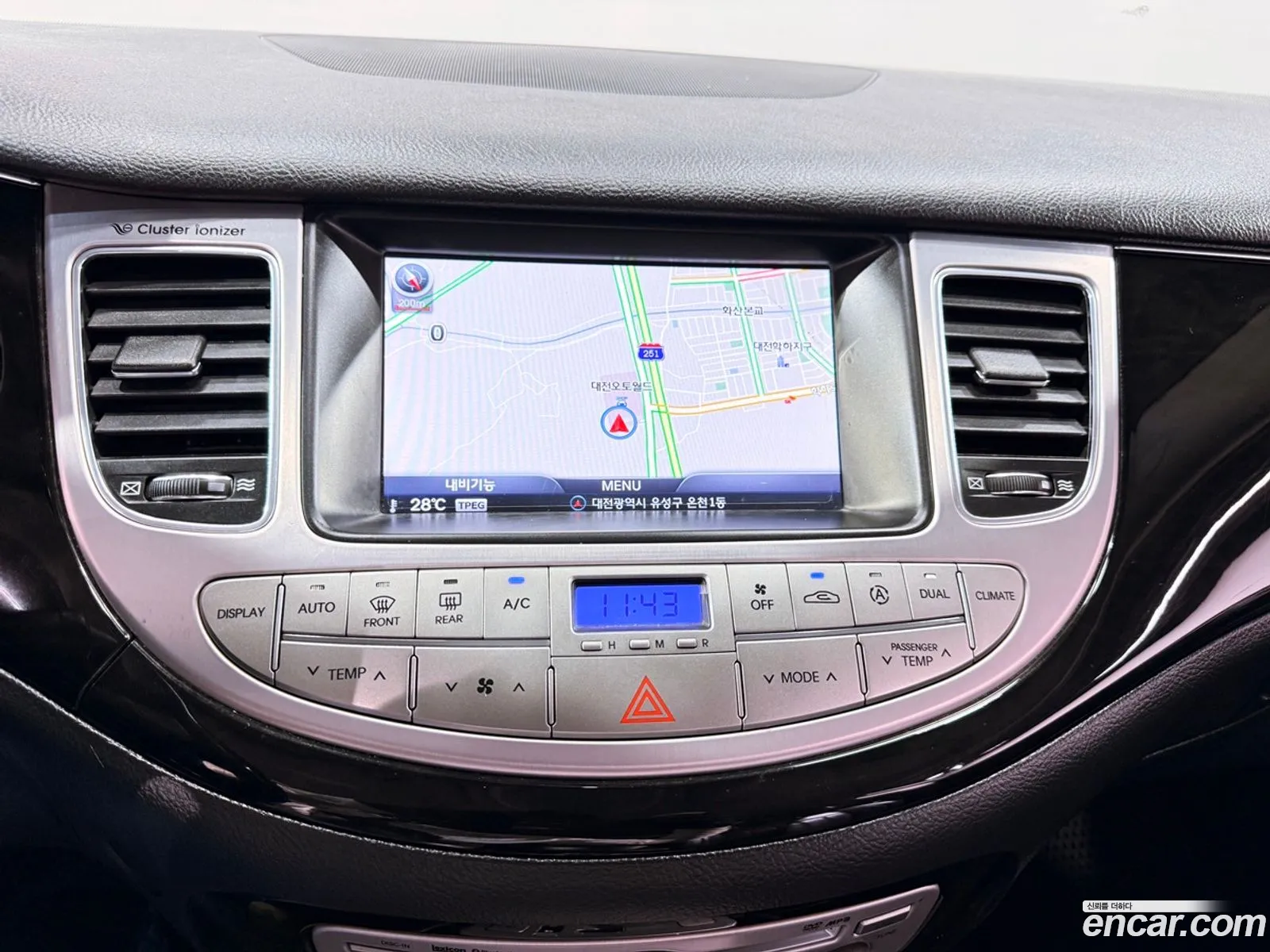 Hyundai Genesis 2012 — 14