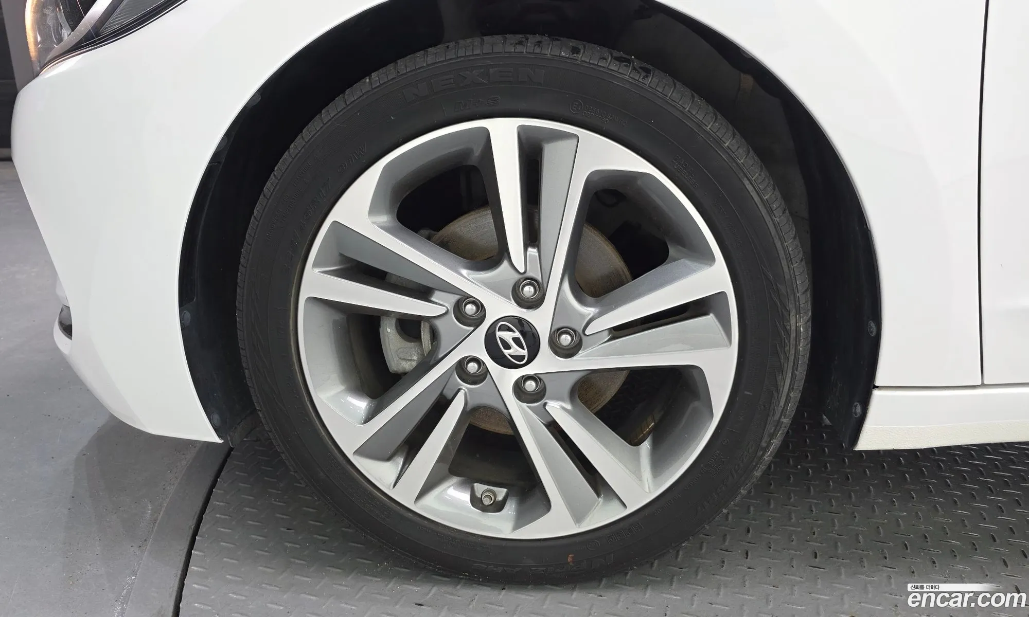 Hyundai Elantra AD 2018 KMHD641DBJU707732 — 4