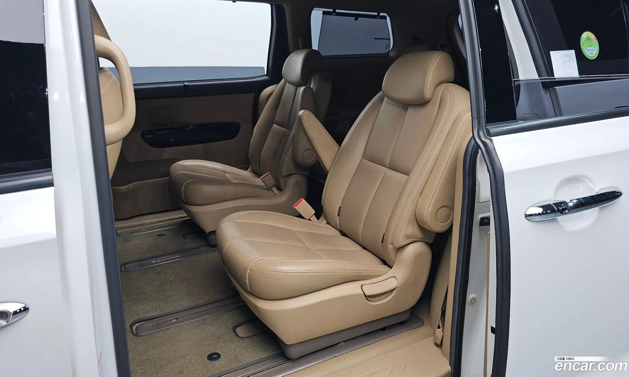 Kia Carnival 2018 KNAME81ABKS464677 — 4