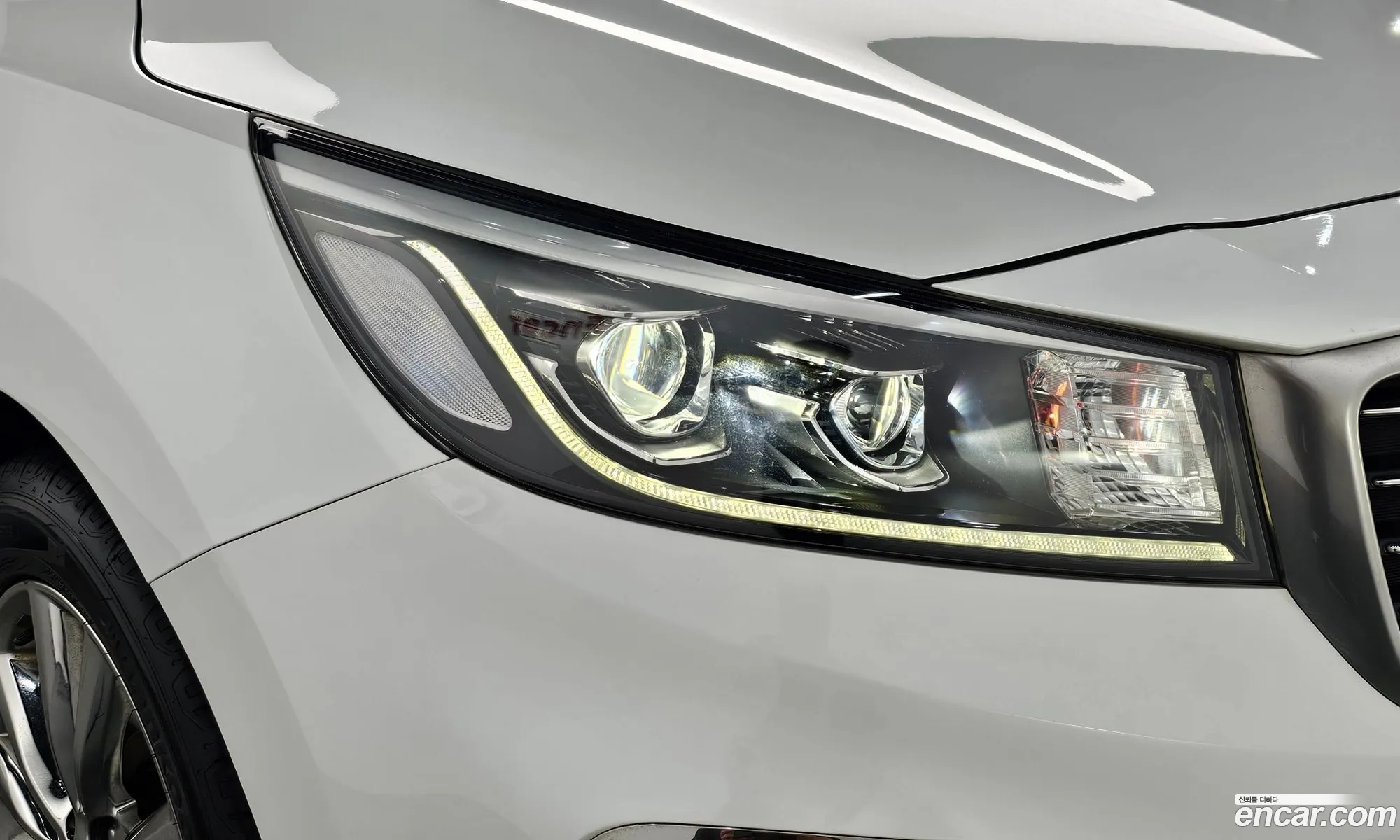 Kia Carnival 2018 KNAME81ABKS464677 — 10