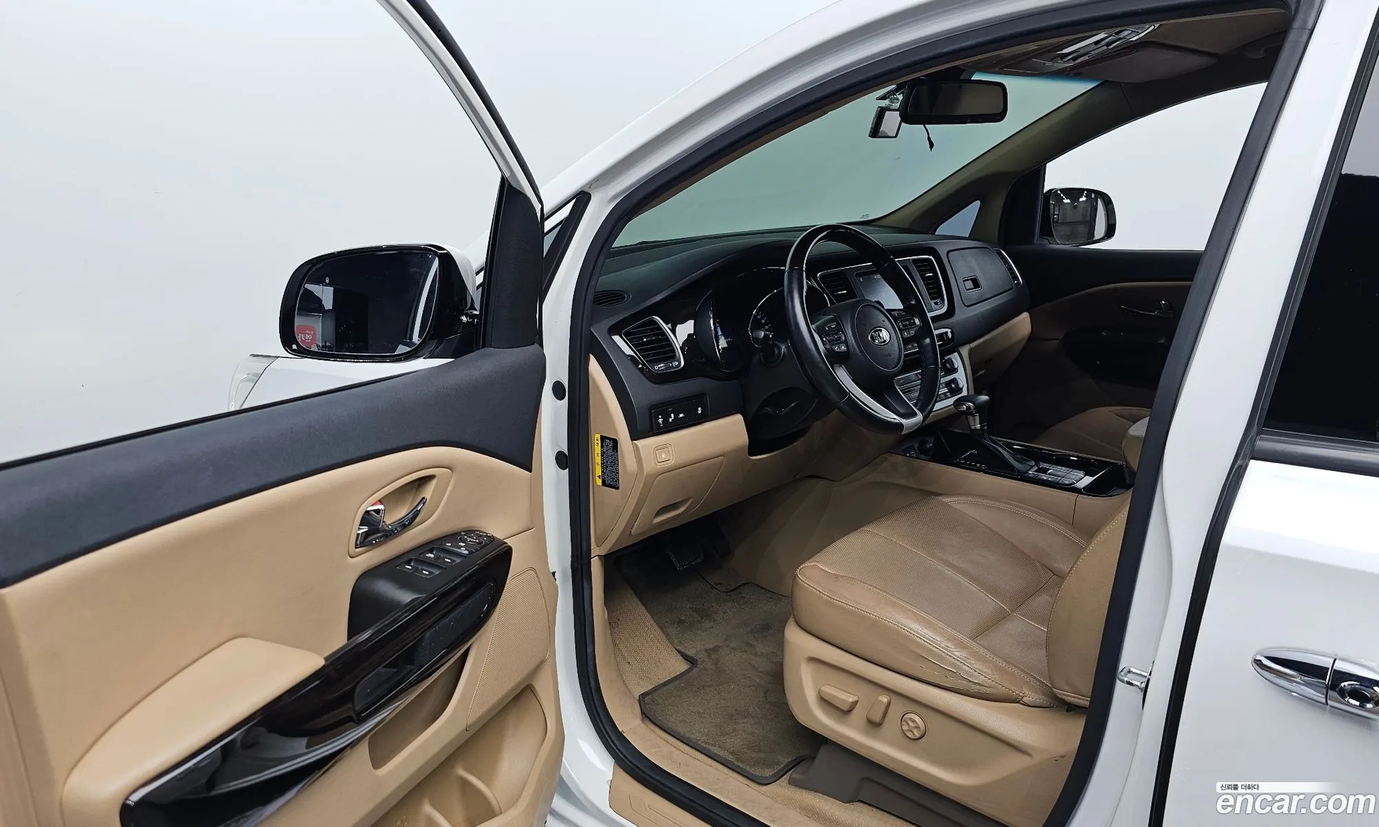 Kia Carnival 2018 KNAME81ABKS464677 — 25