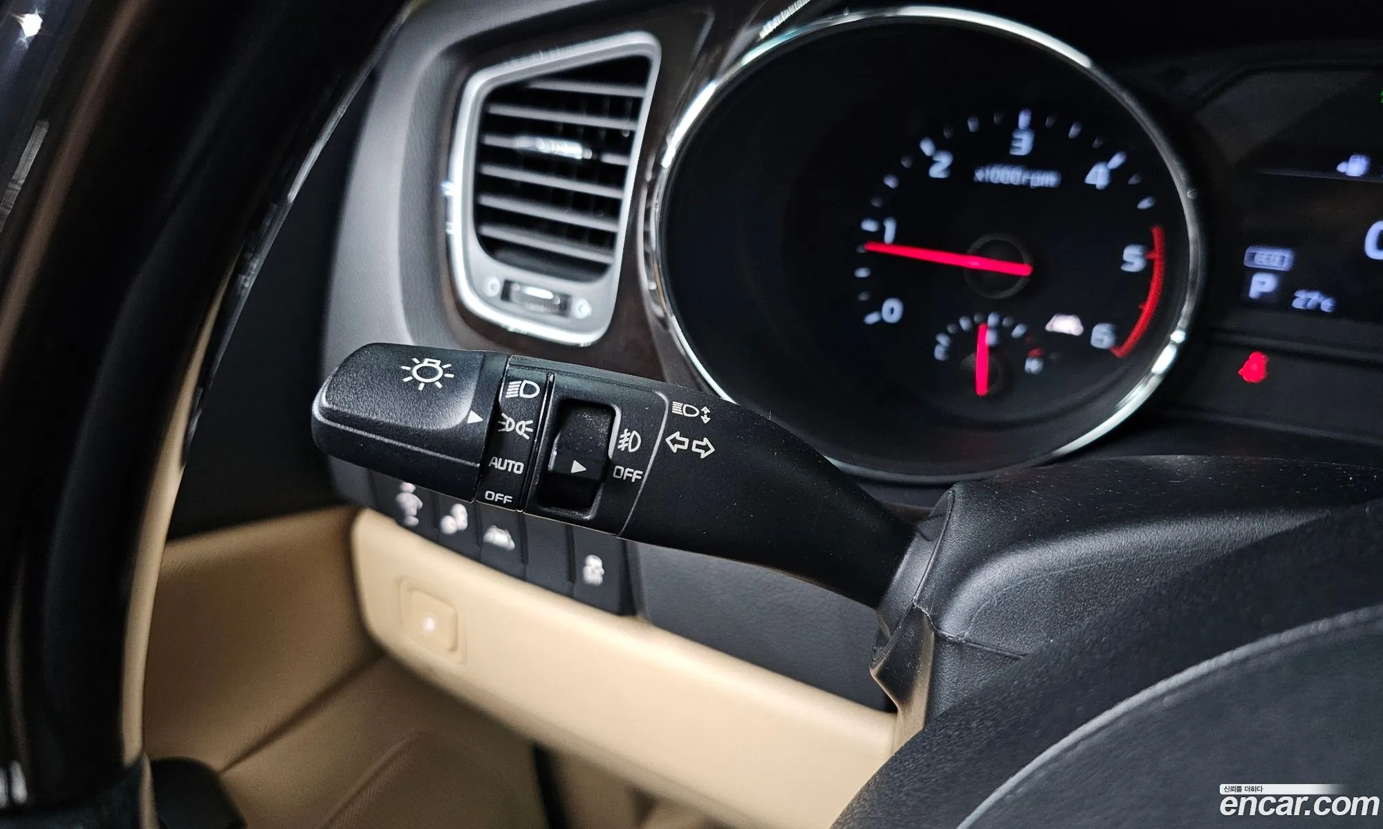 Kia Carnival 2018 KNAME81ABKS464677 — 20