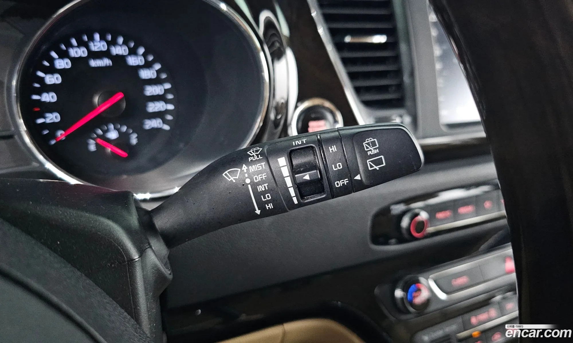 Kia Carnival 2018 KNAME81ABKS464677 — 8