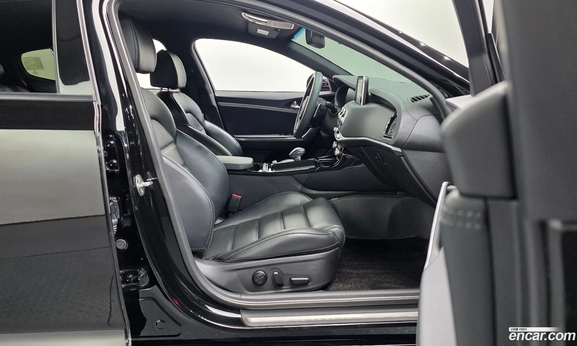 Kia Stinger 2018 KNAE351ABJS021888 — 30