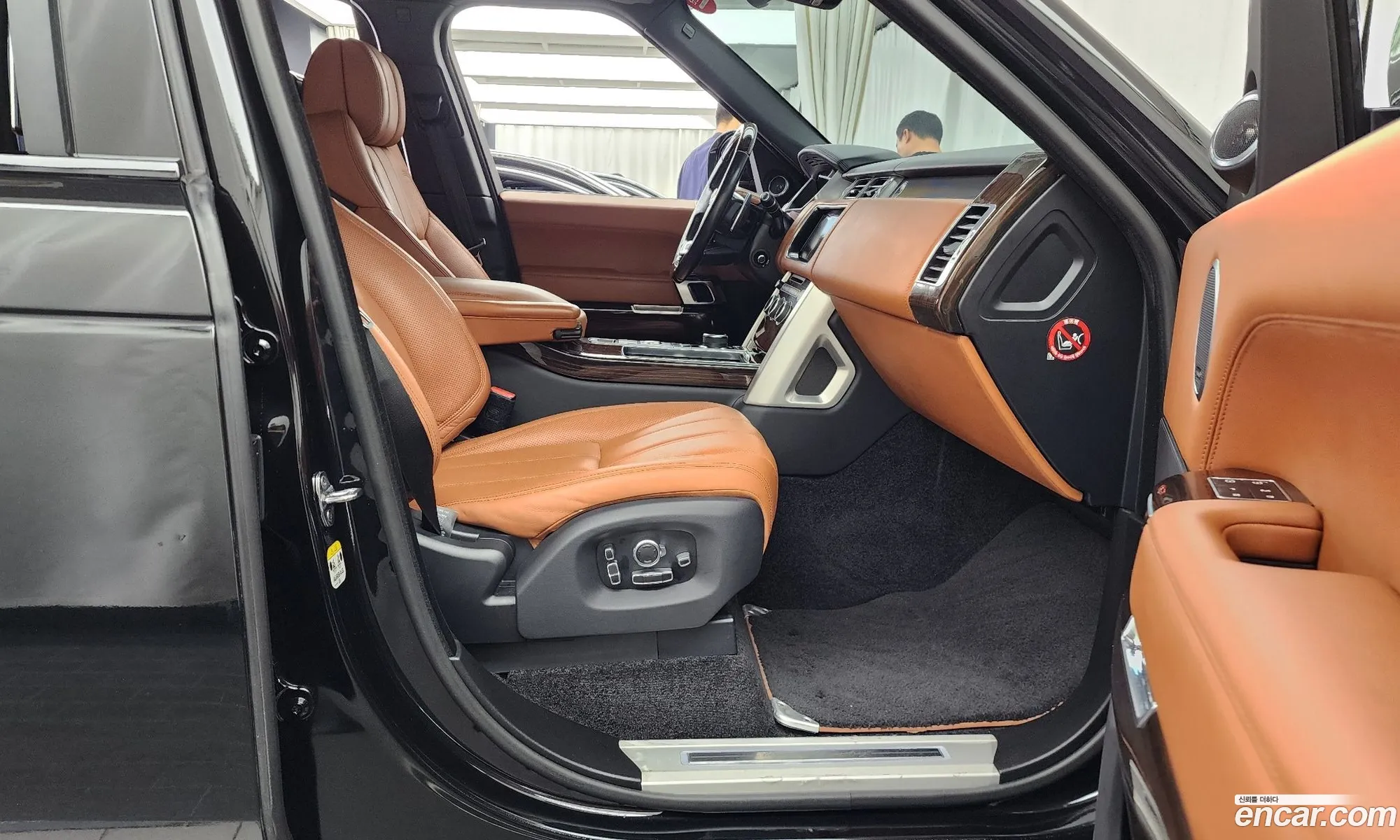 Land Rover Range Rover 2017 SALGA3FJ9HA369158 — 33