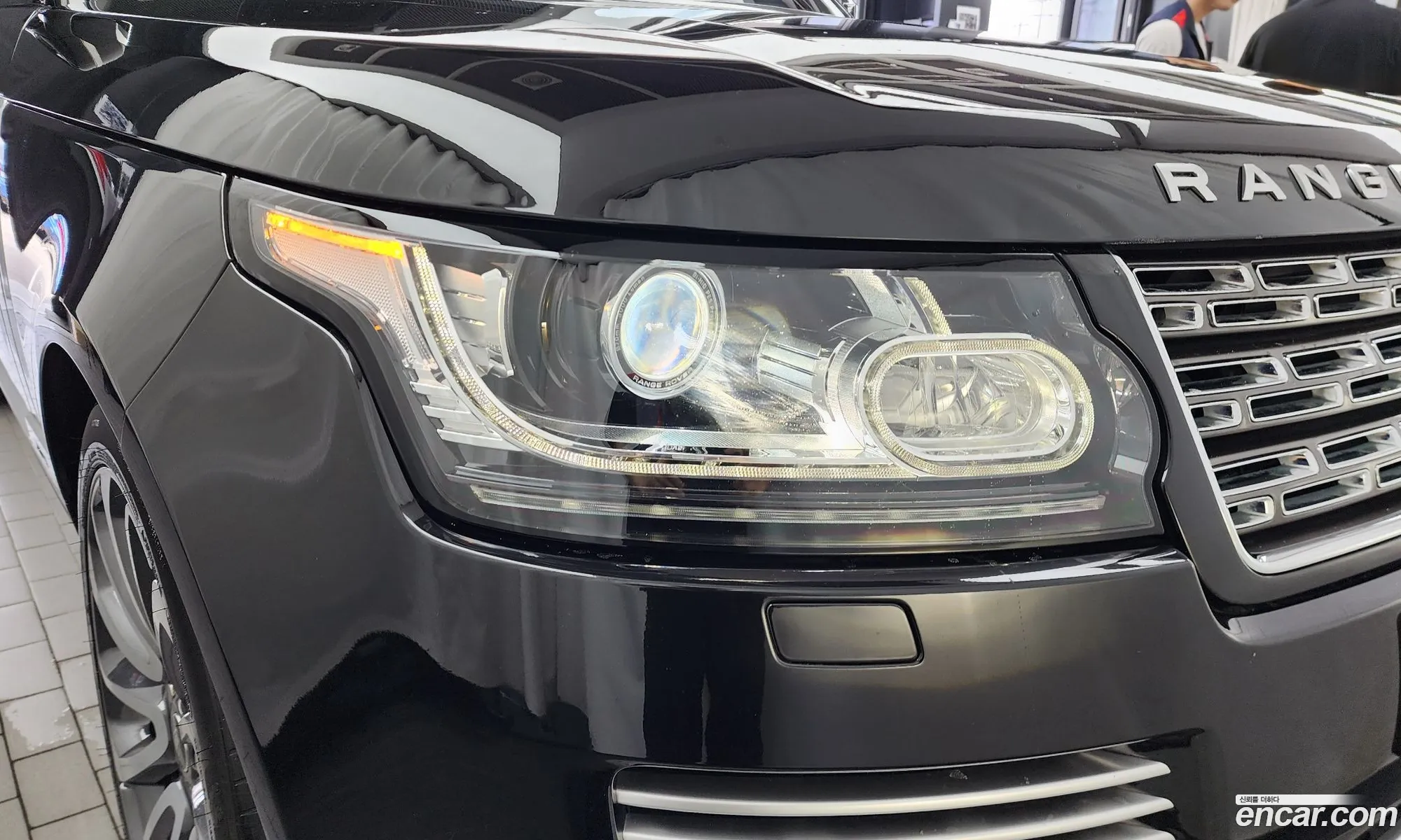 Land Rover Range Rover 2017 SALGA3FJ9HA369158 — 47