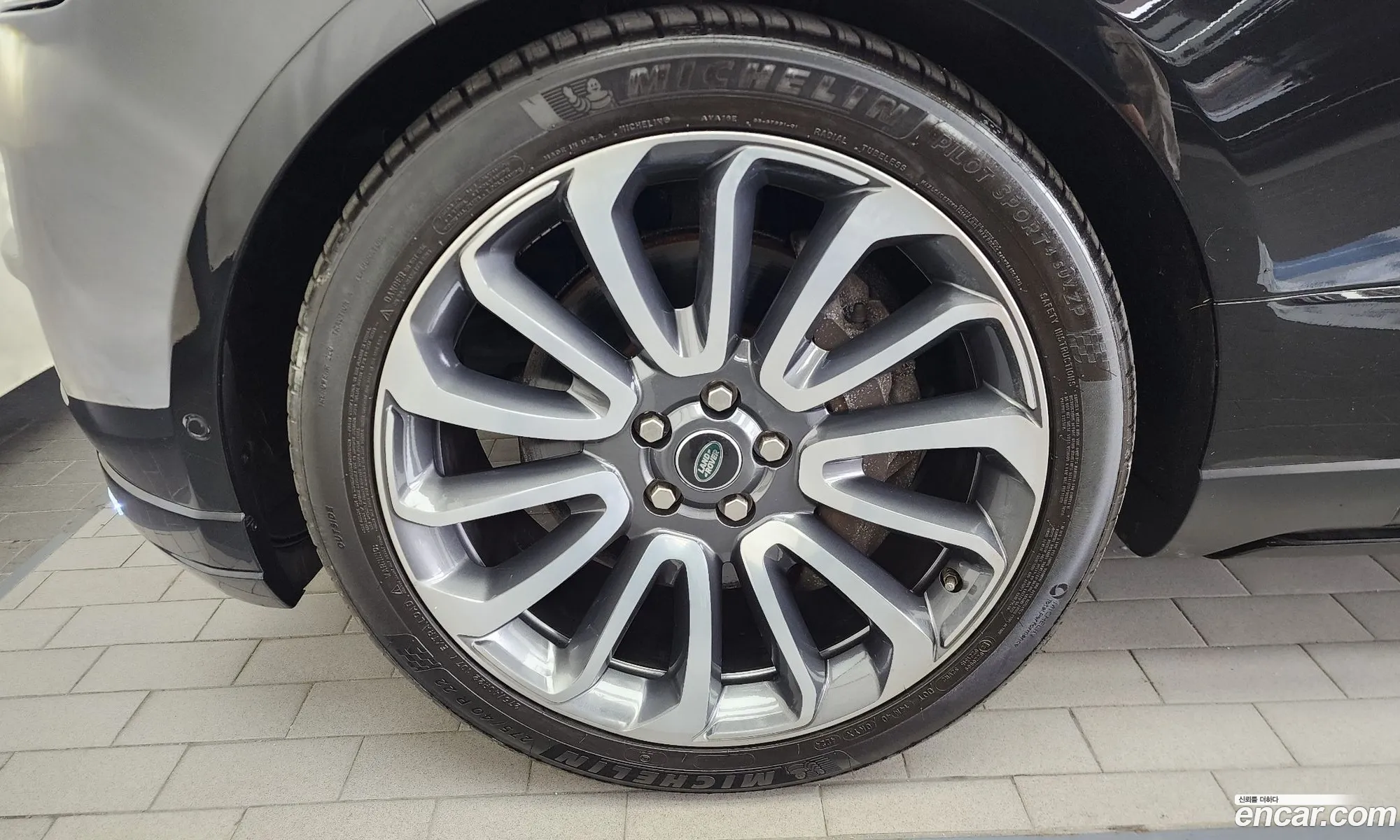 Land Rover Range Rover 2017 SALGA3FJ9HA369158 — 15