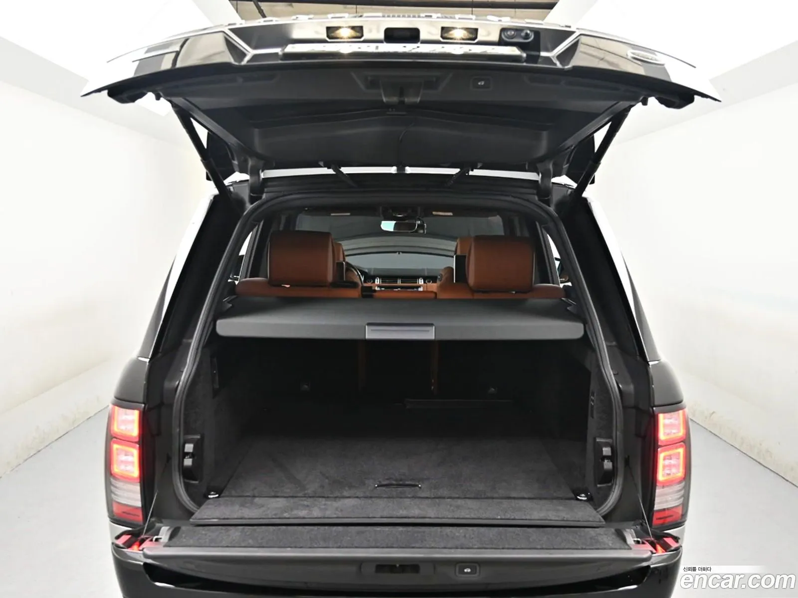 Land Rover Range Rover 2017 SALGA3FJ9HA369158 — 46