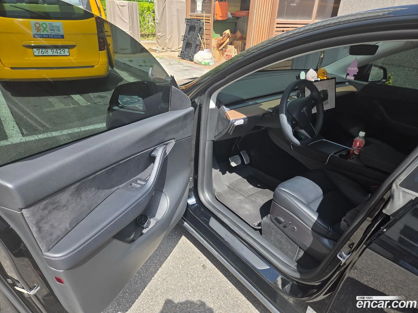 Tesla Model Y 2022 — 16