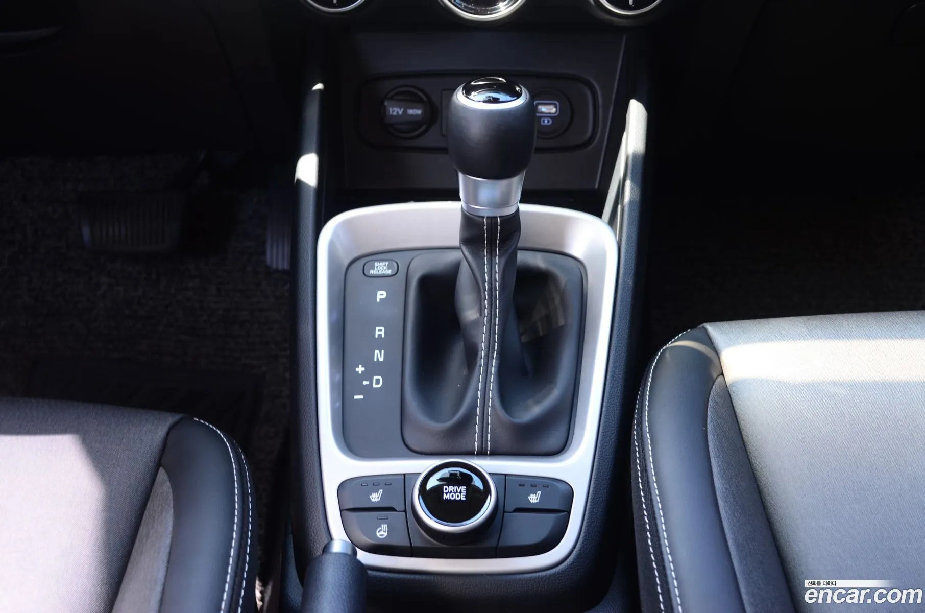 Hyundai Venue 2019 — 16