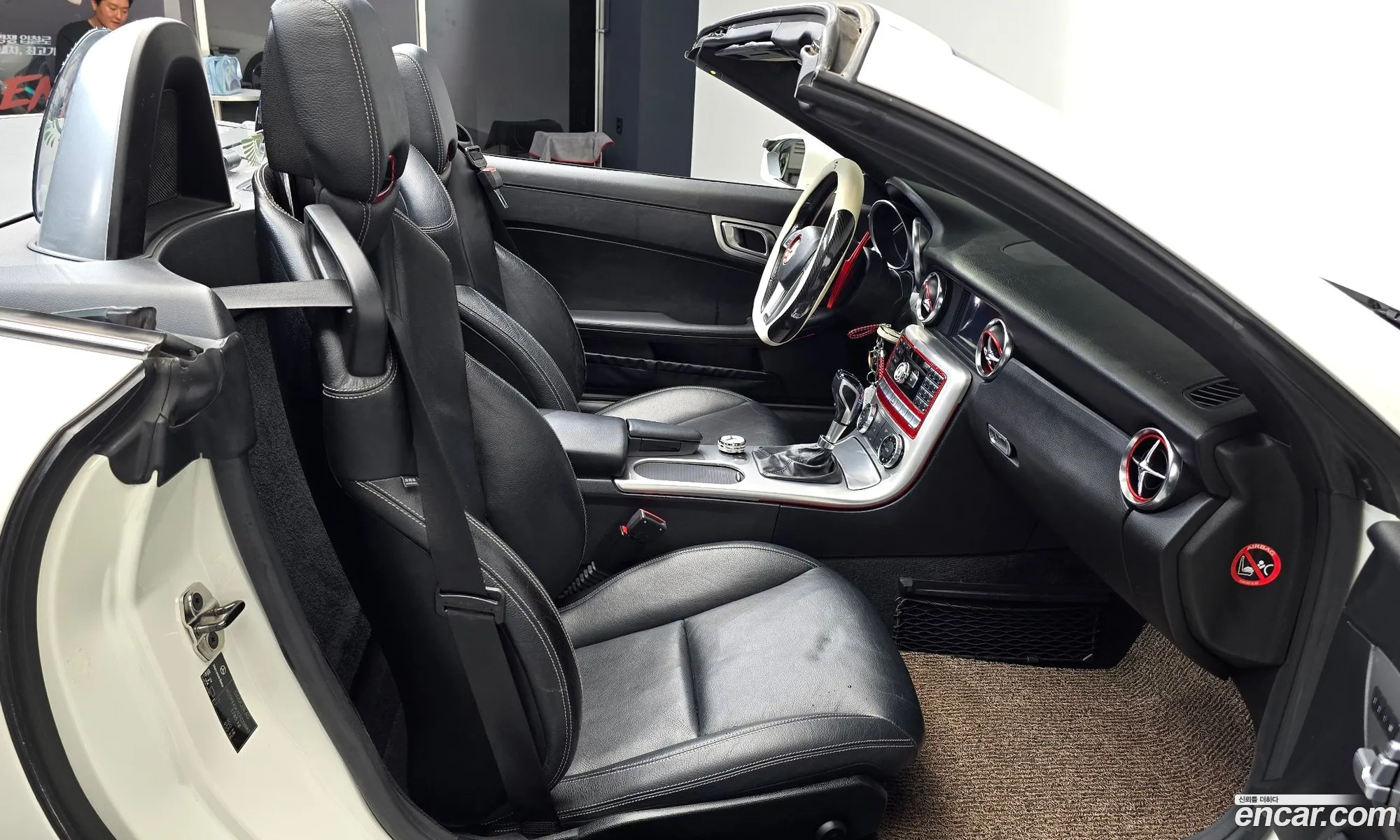 Mercedes-Benz SLK-Class 2012 WDDPK4JA7CF033883 — 4