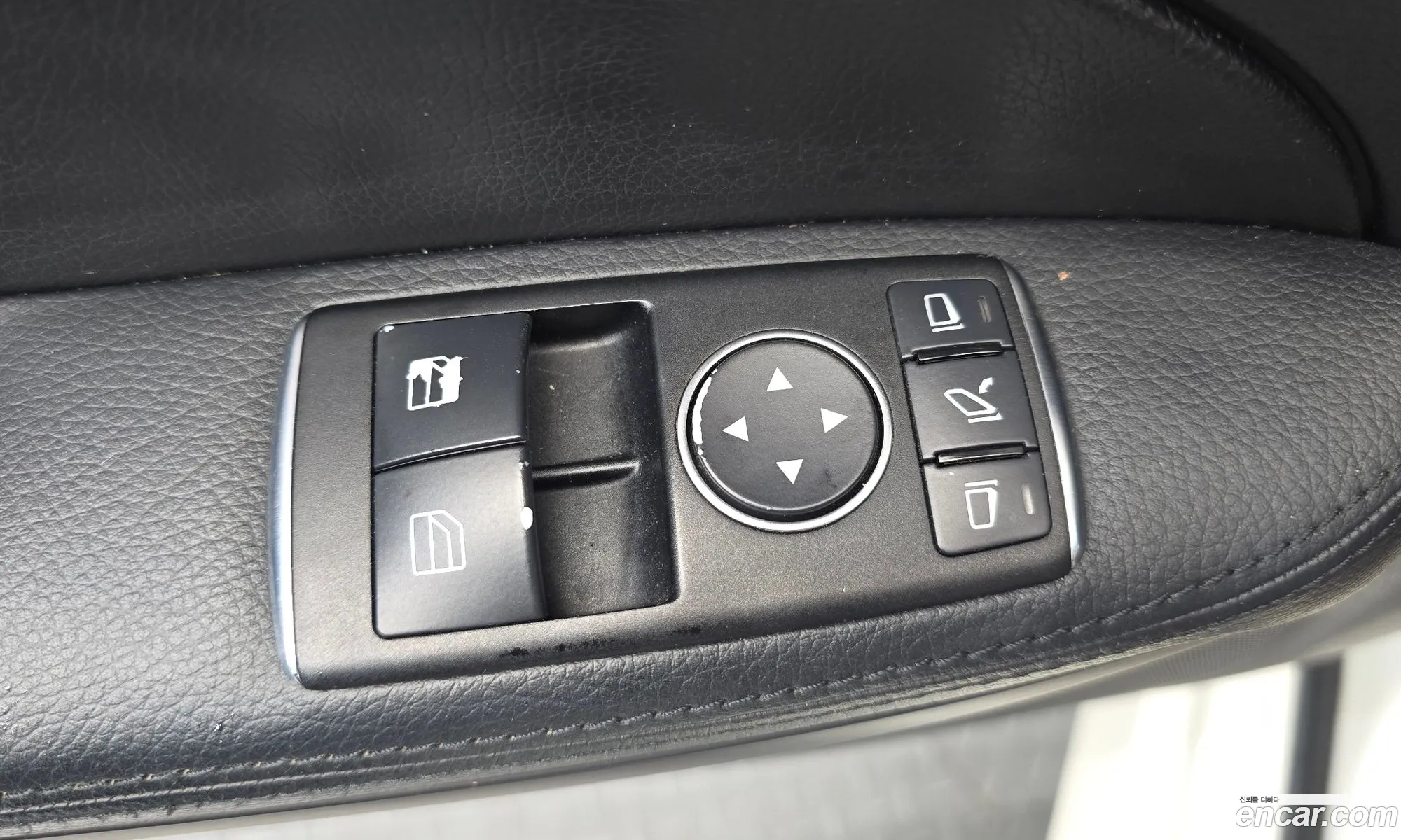 Mercedes-Benz SLK-Class 2012 WDDPK4JA7CF033883 — 3
