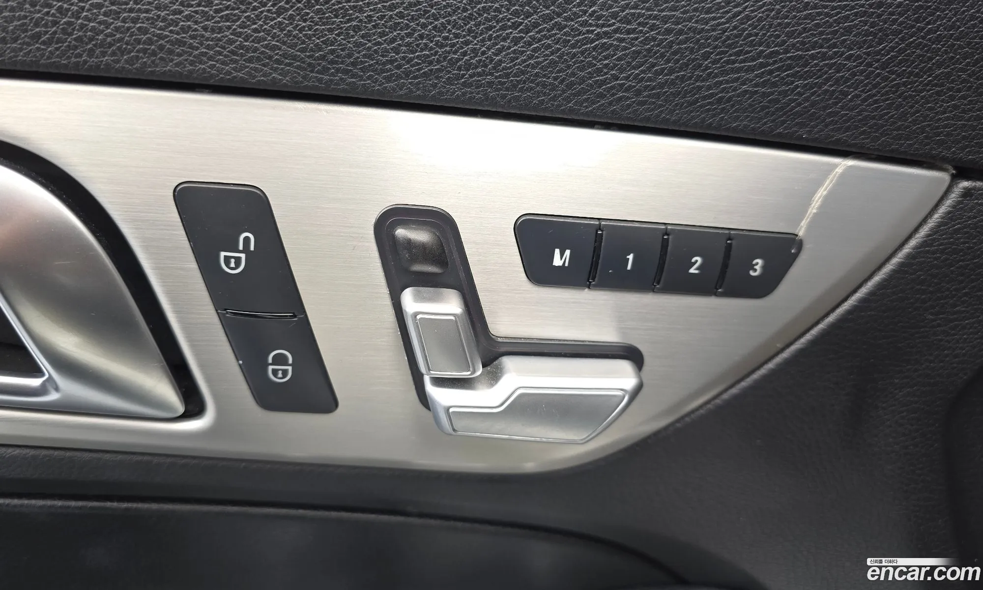 Mercedes-Benz SLK-Class 2012 WDDPK4JA7CF033883 — 24
