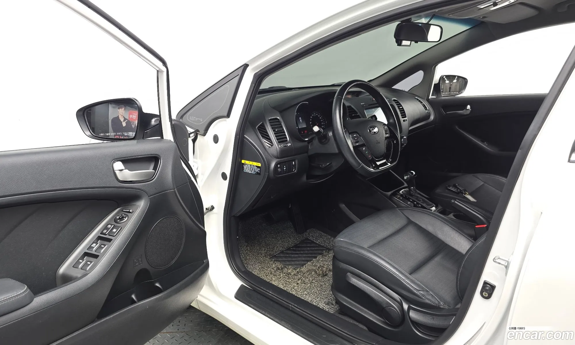 Kia K3 2018 KNAFK412BJA793153 — 25