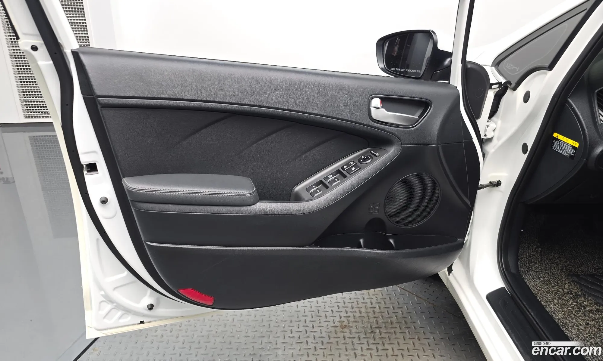 Kia K3 2018 KNAFK412BJA793153 — 14