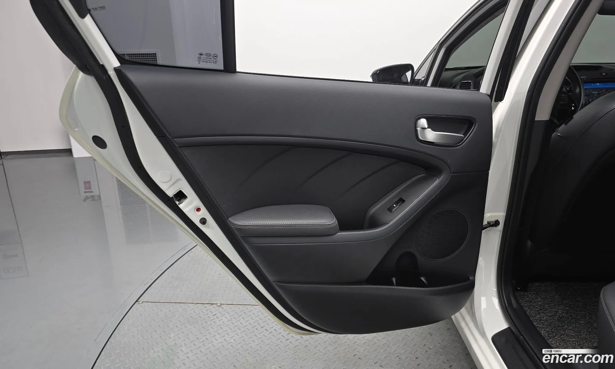 Kia K3 2018 KNAFK412BJA793153 — 8