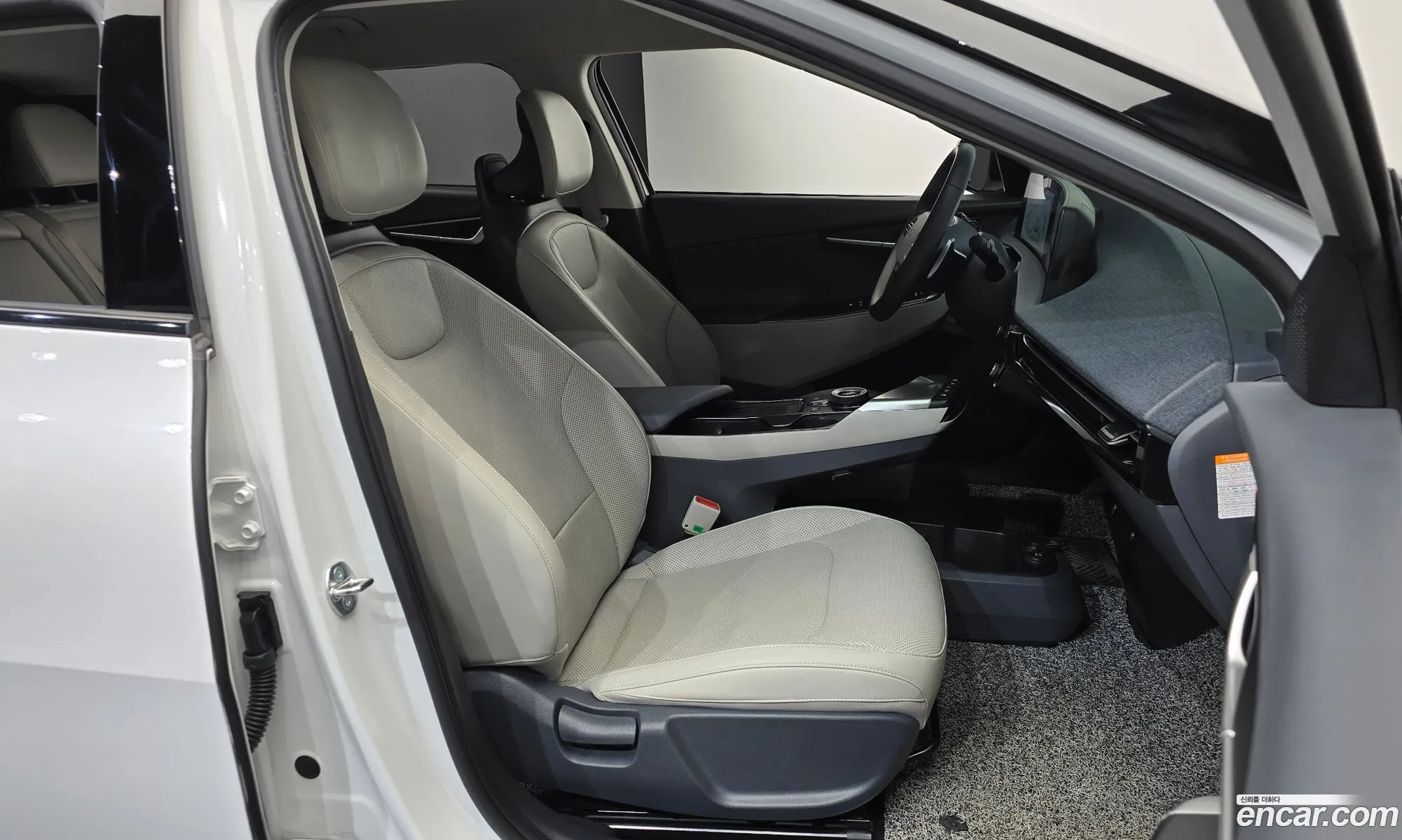 Kia EV6 2023 KNAC281CPPA159456 — 19