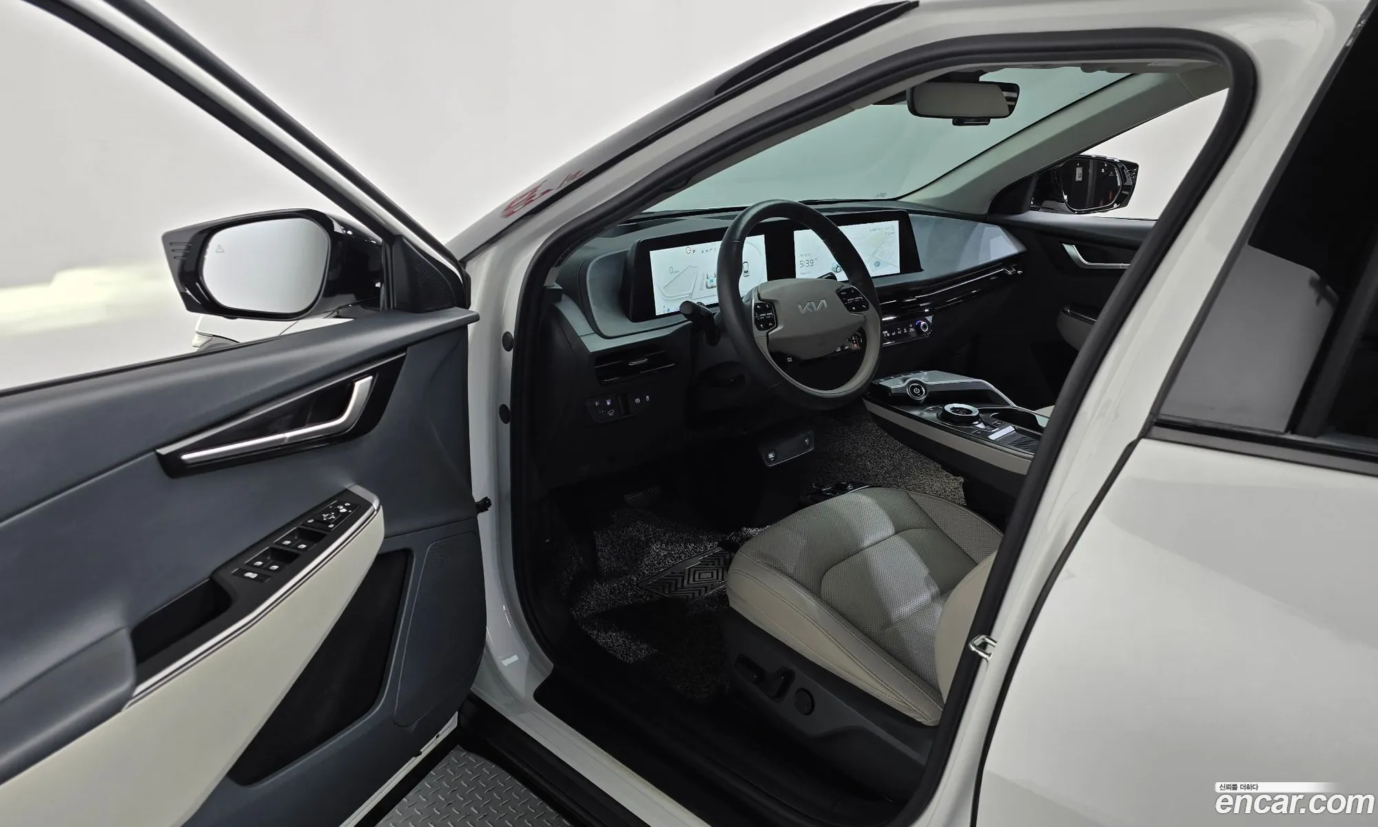 Kia EV6 2023 KNAC281CPPA159456 — 14