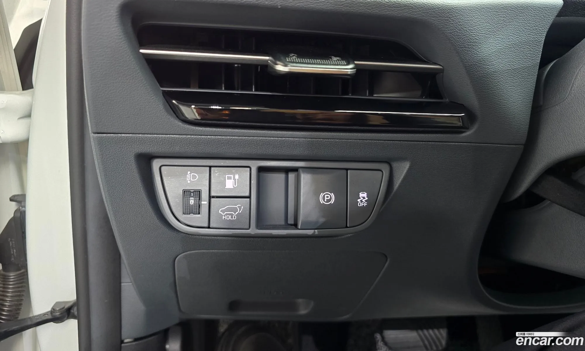 Kia EV6 2023 KNAC281CPPA159456 — 3